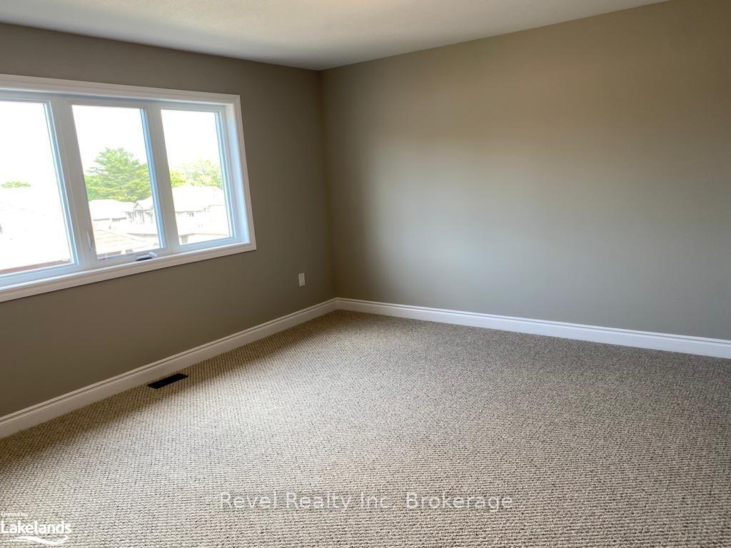 Photo 12 of 1050 Wright Drive, Midland — HOMEH