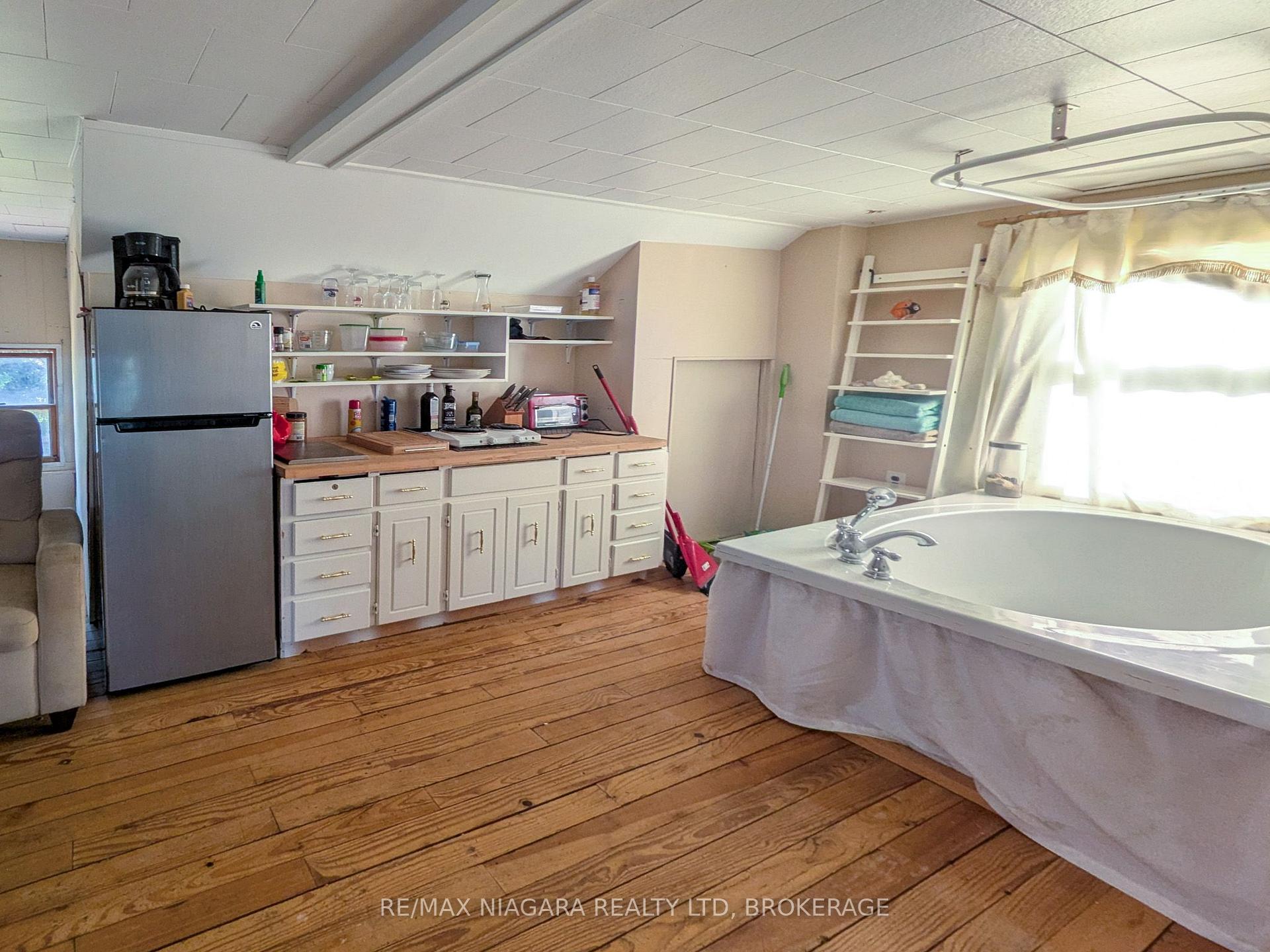 Photo 48 of 6070 Culp Street, Niagara Falls, Dorchester — HOMEH