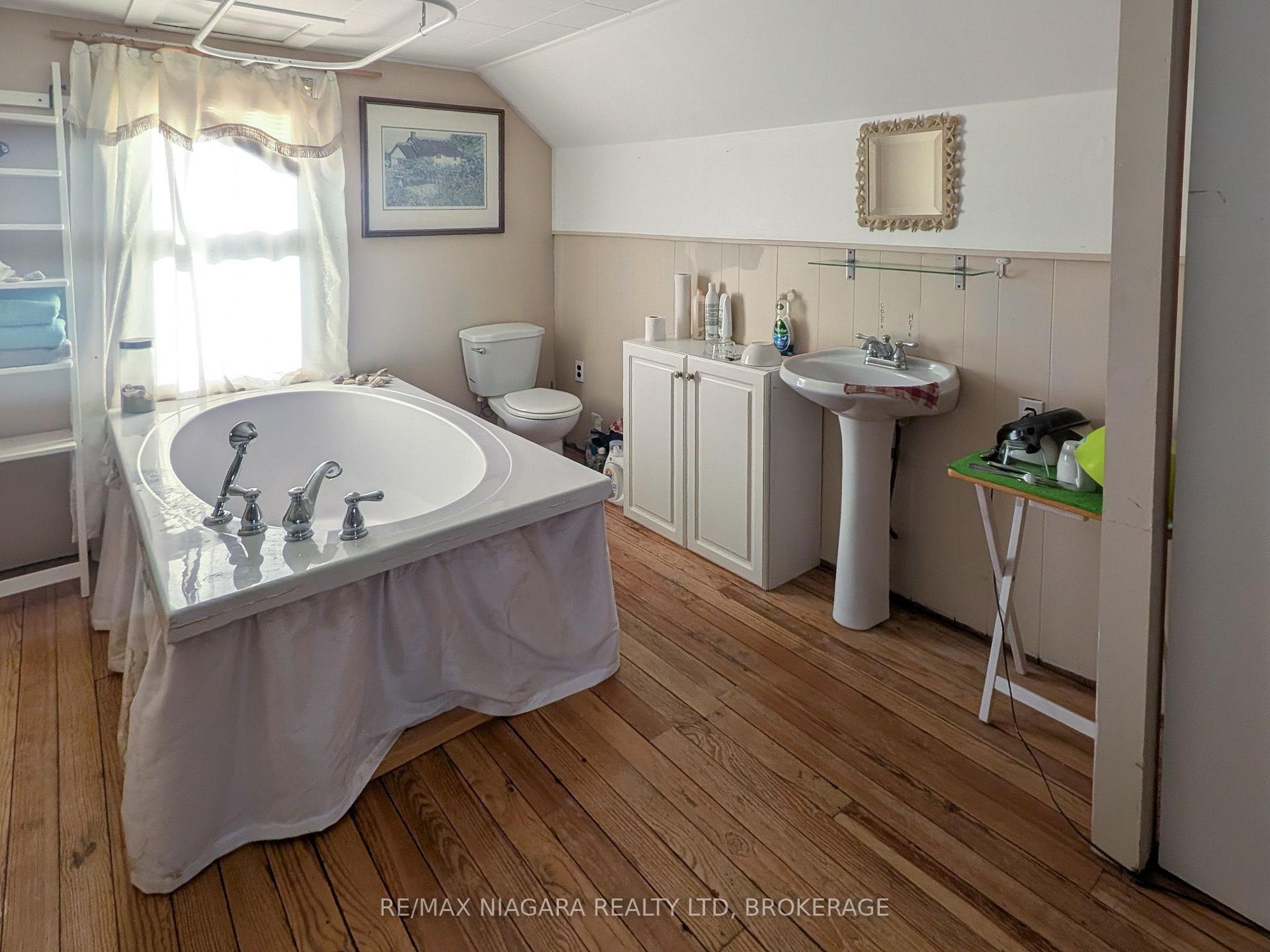 Photo 49 of 6070 Culp Street, Niagara Falls, Dorchester — HOMEH