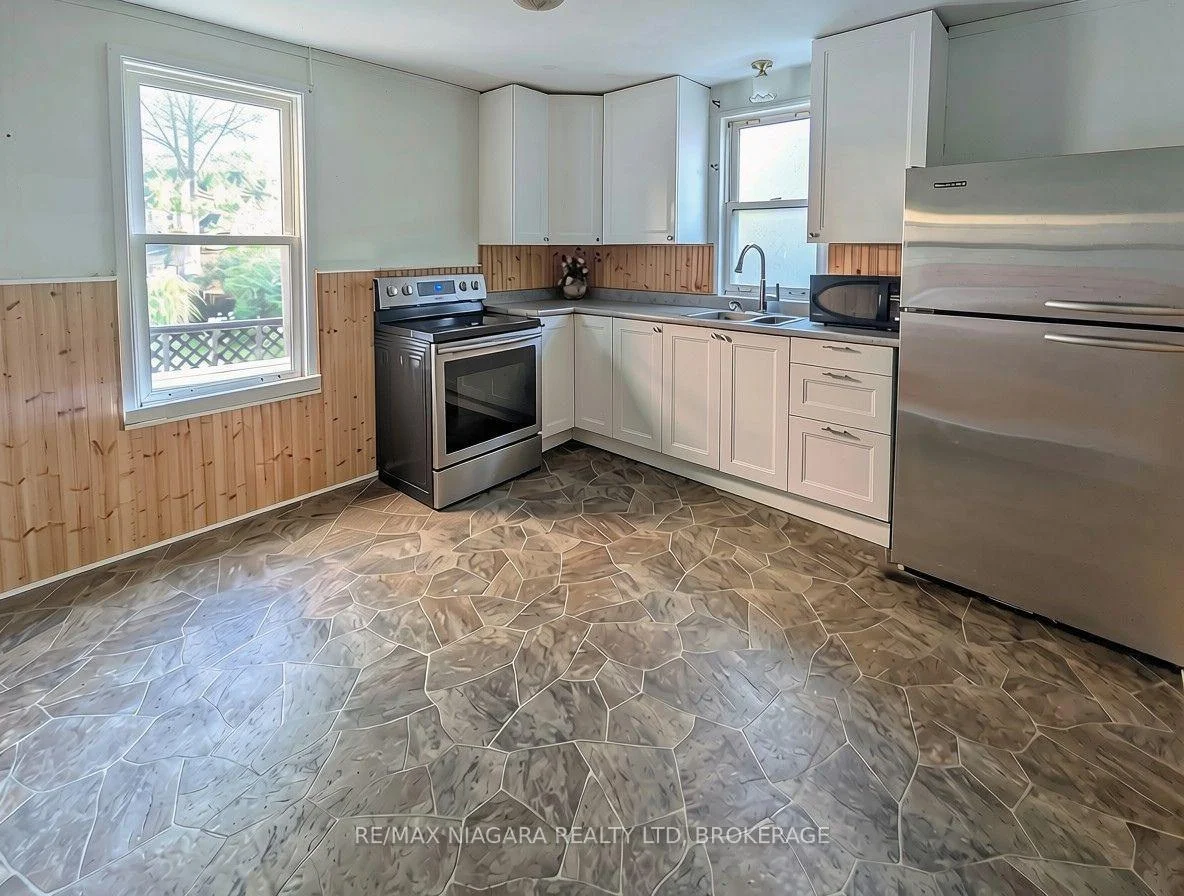 Photo 8 of 6070 Culp Street, Niagara Falls, Dorchester — HOMEH