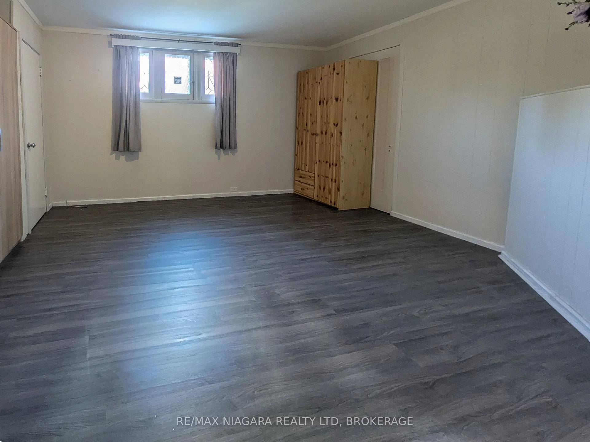 Photo 14 of 6070 Culp Street, Niagara Falls, Dorchester — HOMEH