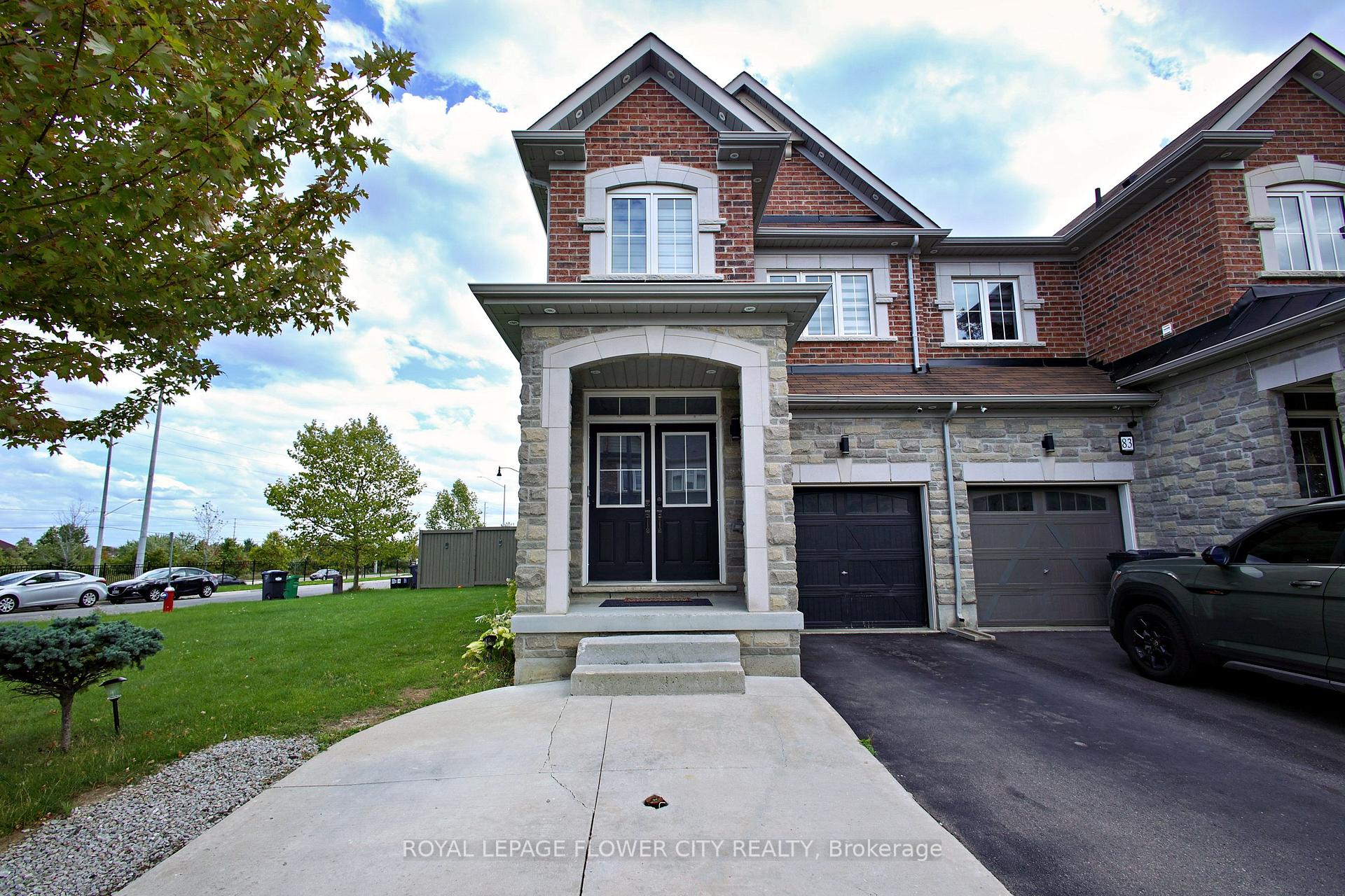 Photo 4 of 81 Baffin Crescent, Brampton, Northwest Brampton — HOMEH