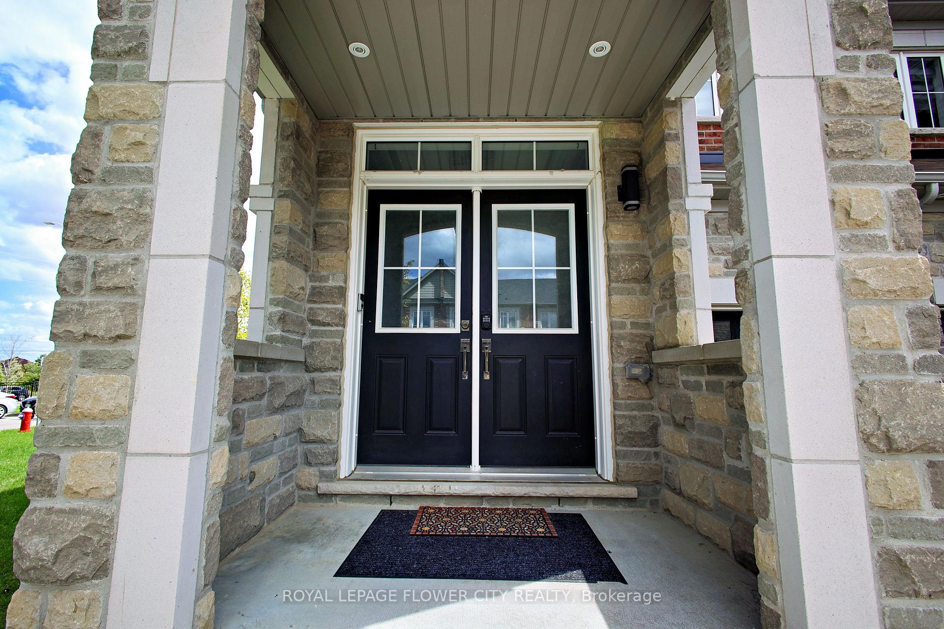 Photo 6 of 81 Baffin Crescent, Brampton, Northwest Brampton — HOMEH