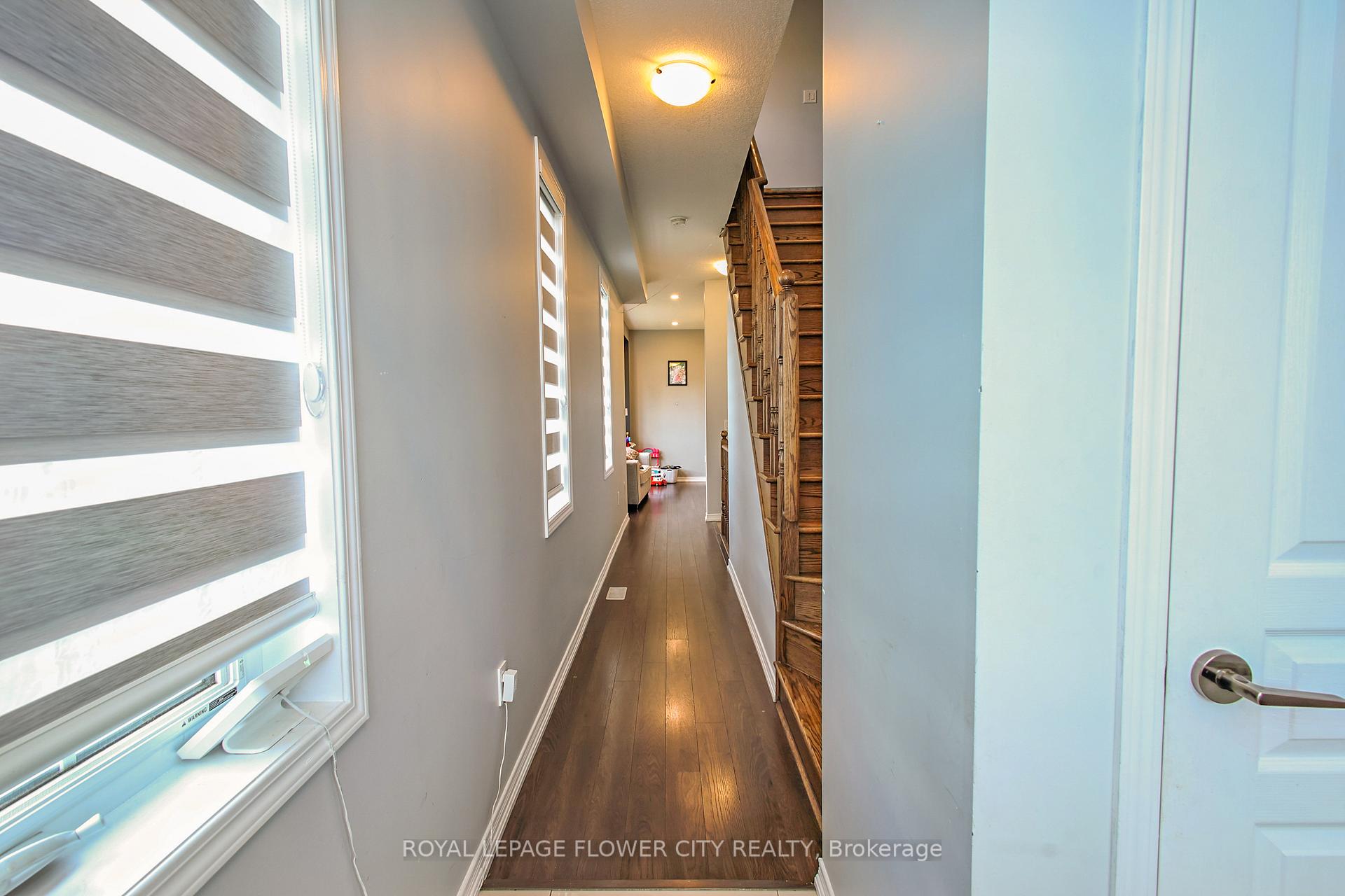 Photo 7 of 81 Baffin Crescent, Brampton, Northwest Brampton — HOMEH