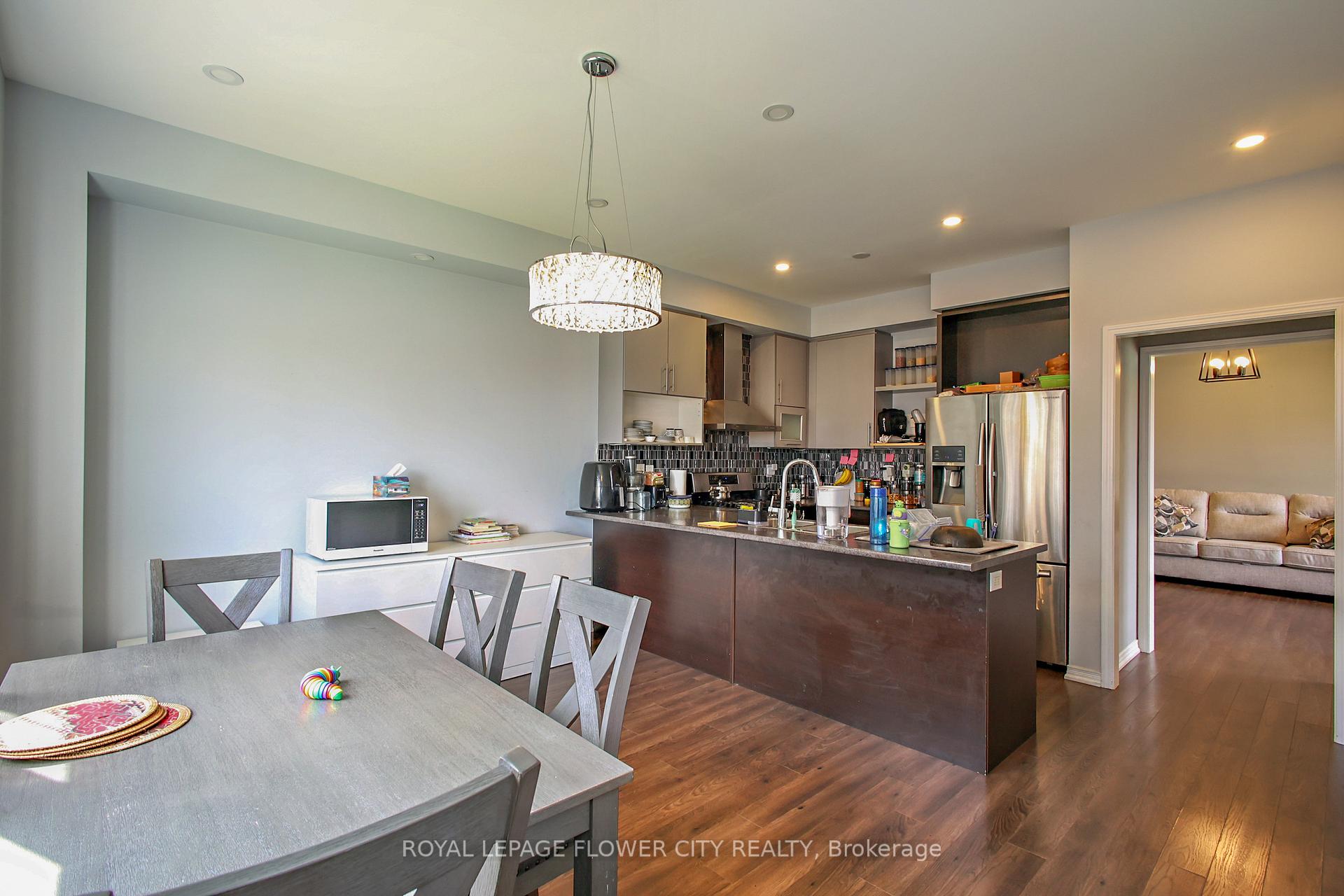 Photo 15 of 81 Baffin Crescent, Brampton, Northwest Brampton — HOMEH
