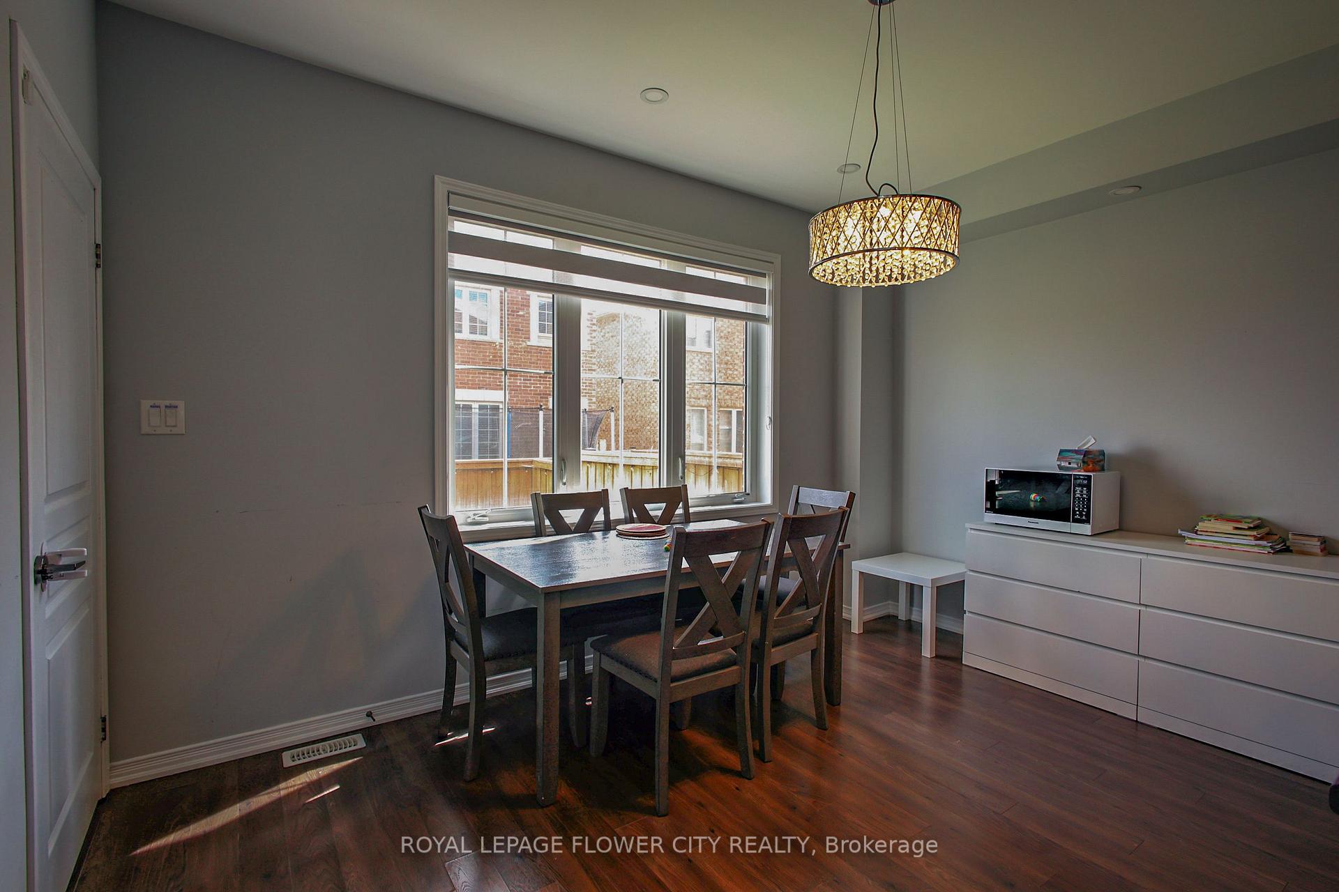 Photo 16 of 81 Baffin Crescent, Brampton, Northwest Brampton — HOMEH