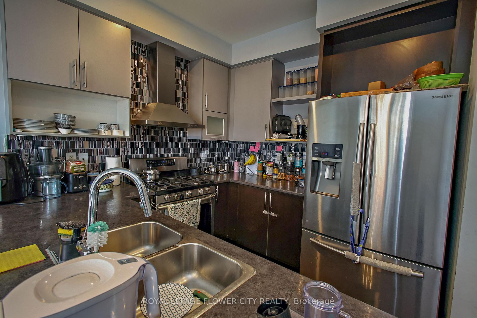 Photo 19 of 81 Baffin Crescent, Brampton, Northwest Brampton — HOMEH