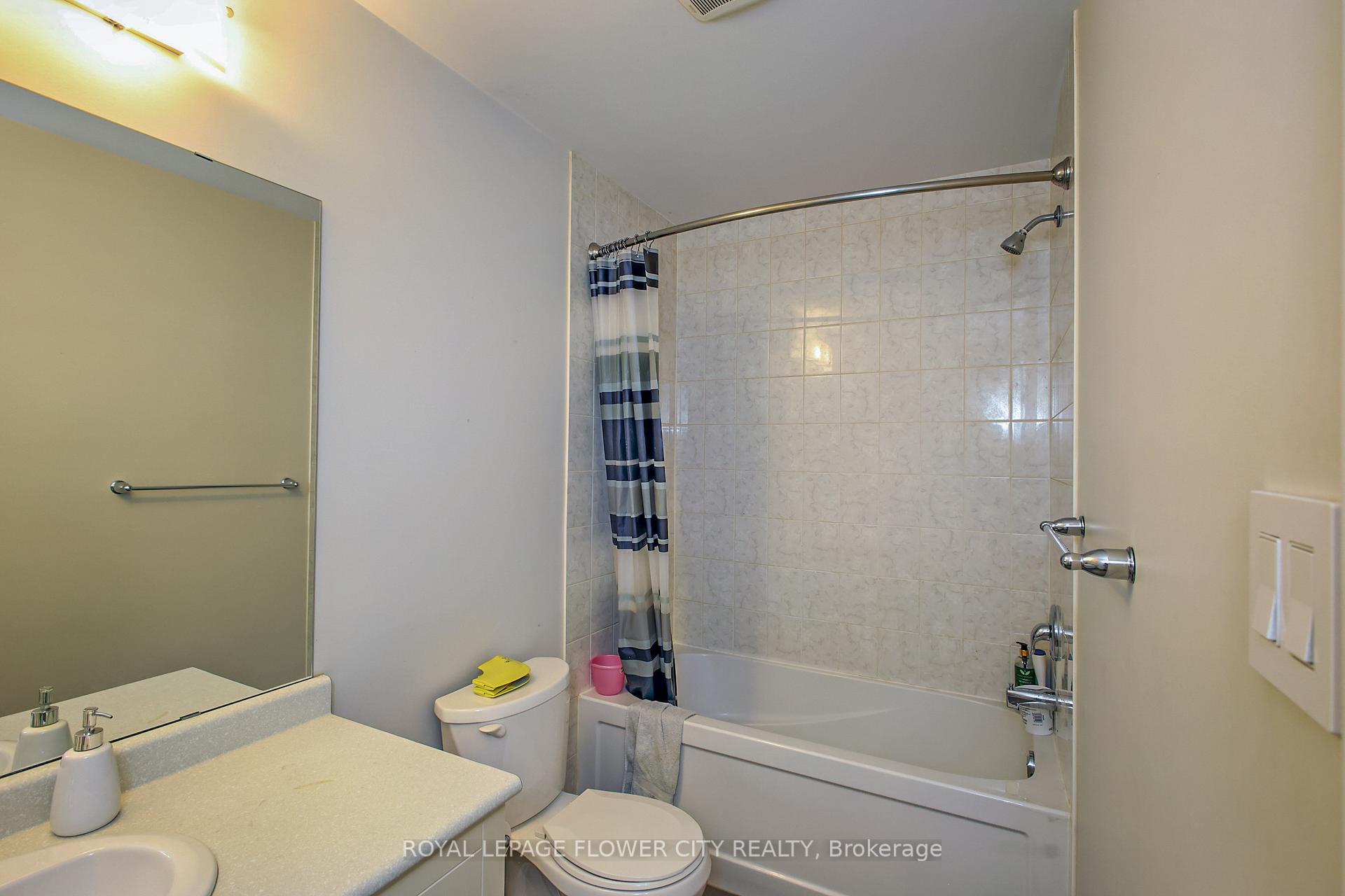 Photo 35 of 81 Baffin Crescent, Brampton, Northwest Brampton — HOMEH