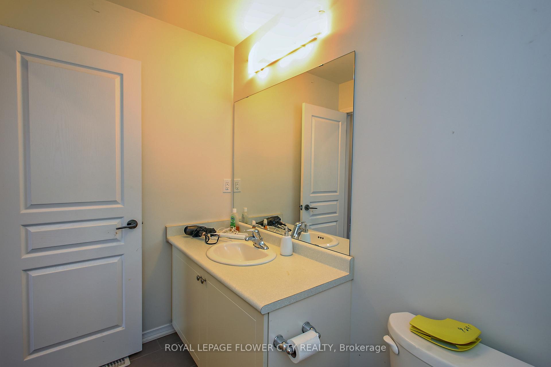Photo 37 of 81 Baffin Crescent, Brampton, Northwest Brampton — HOMEH