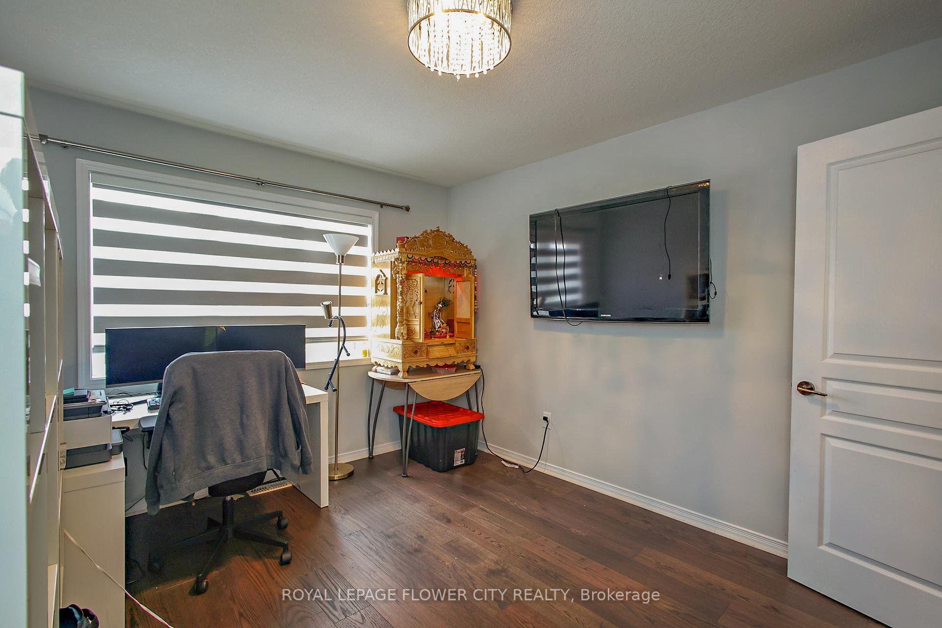 Photo 39 of 81 Baffin Crescent, Brampton, Northwest Brampton — HOMEH