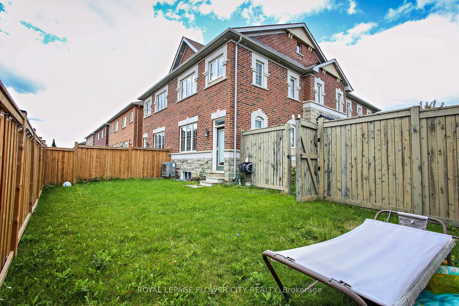 Photo 42 of 81 Baffin Crescent, Brampton, Northwest Brampton — HOMEH