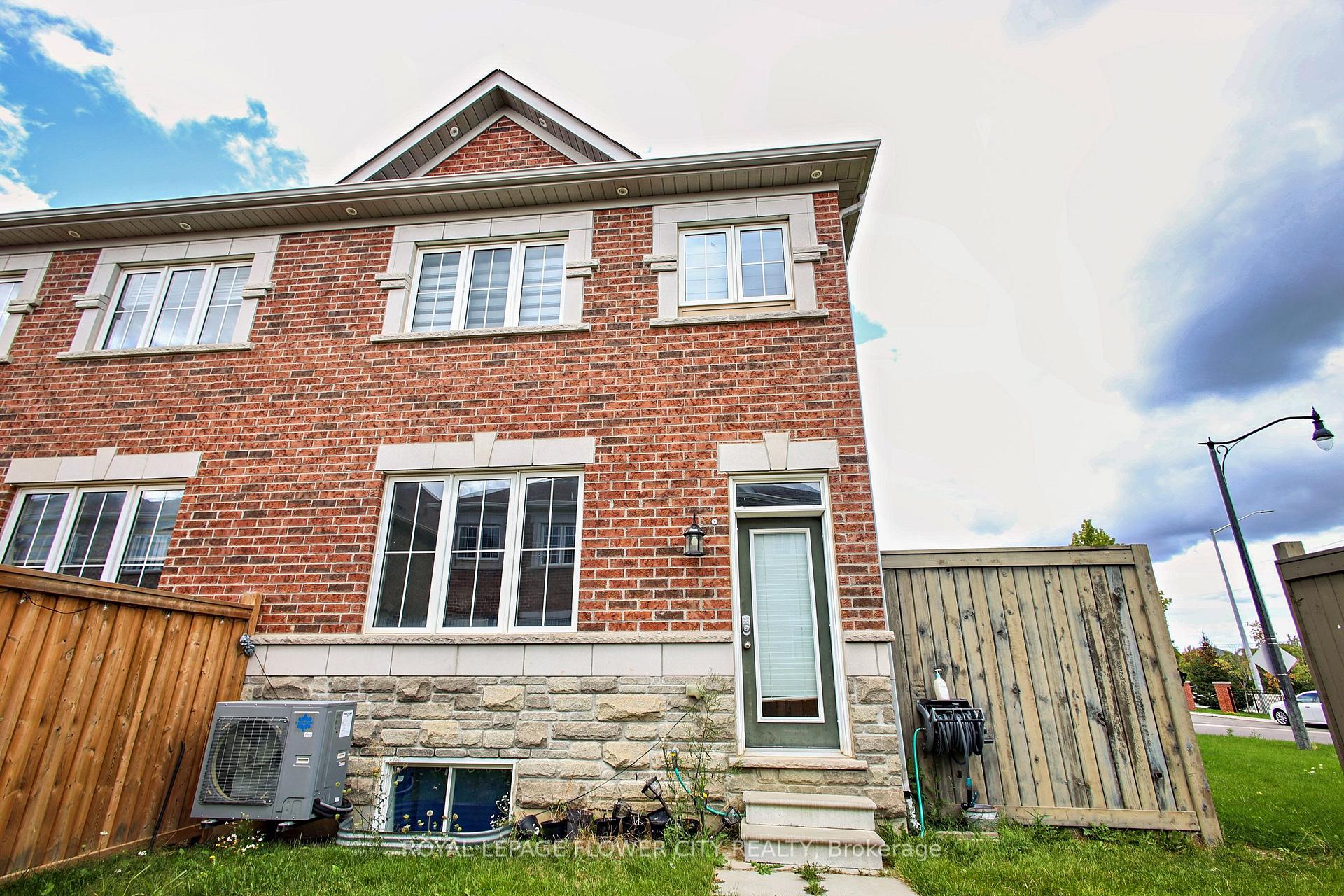 Photo 43 of 81 Baffin Crescent, Brampton, Northwest Brampton — HOMEH