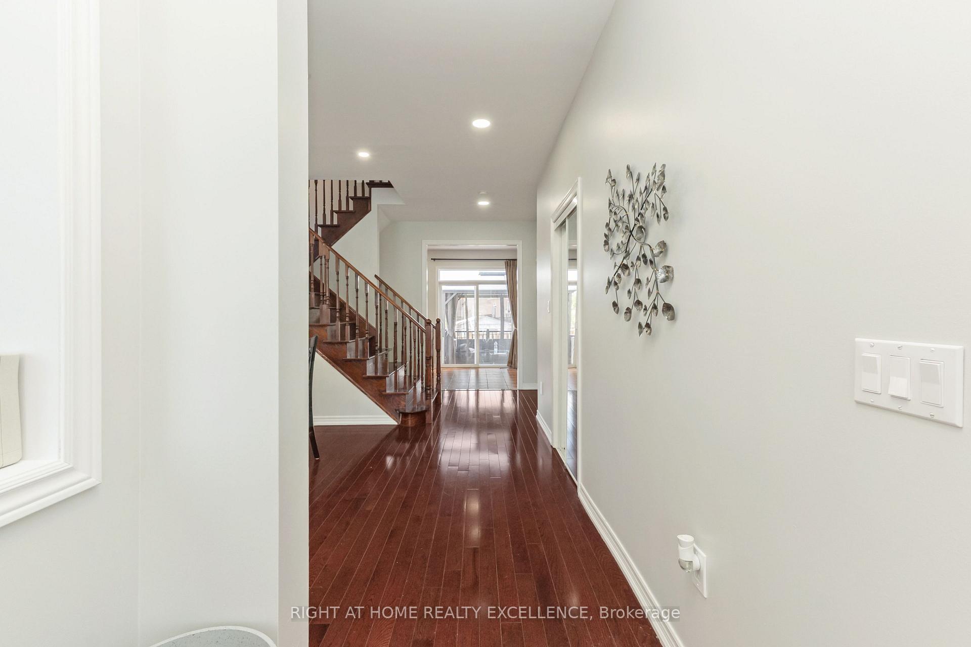 Photo 5 of 17 Keeleview Crescent, Brampton, Sandringham-Wellington — HOMEH