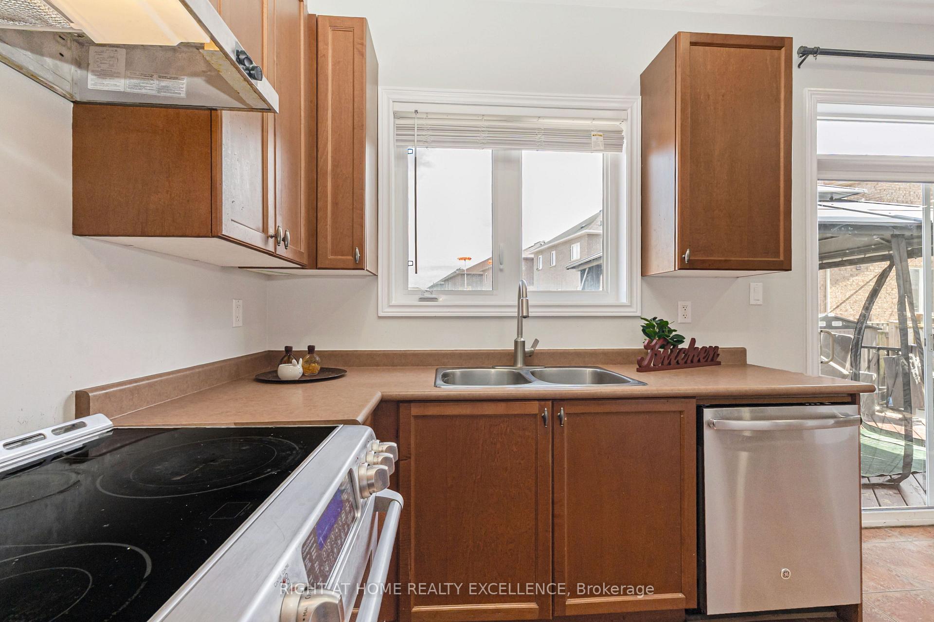 Photo 17 of 17 Keeleview Crescent, Brampton, Sandringham-Wellington — HOMEH