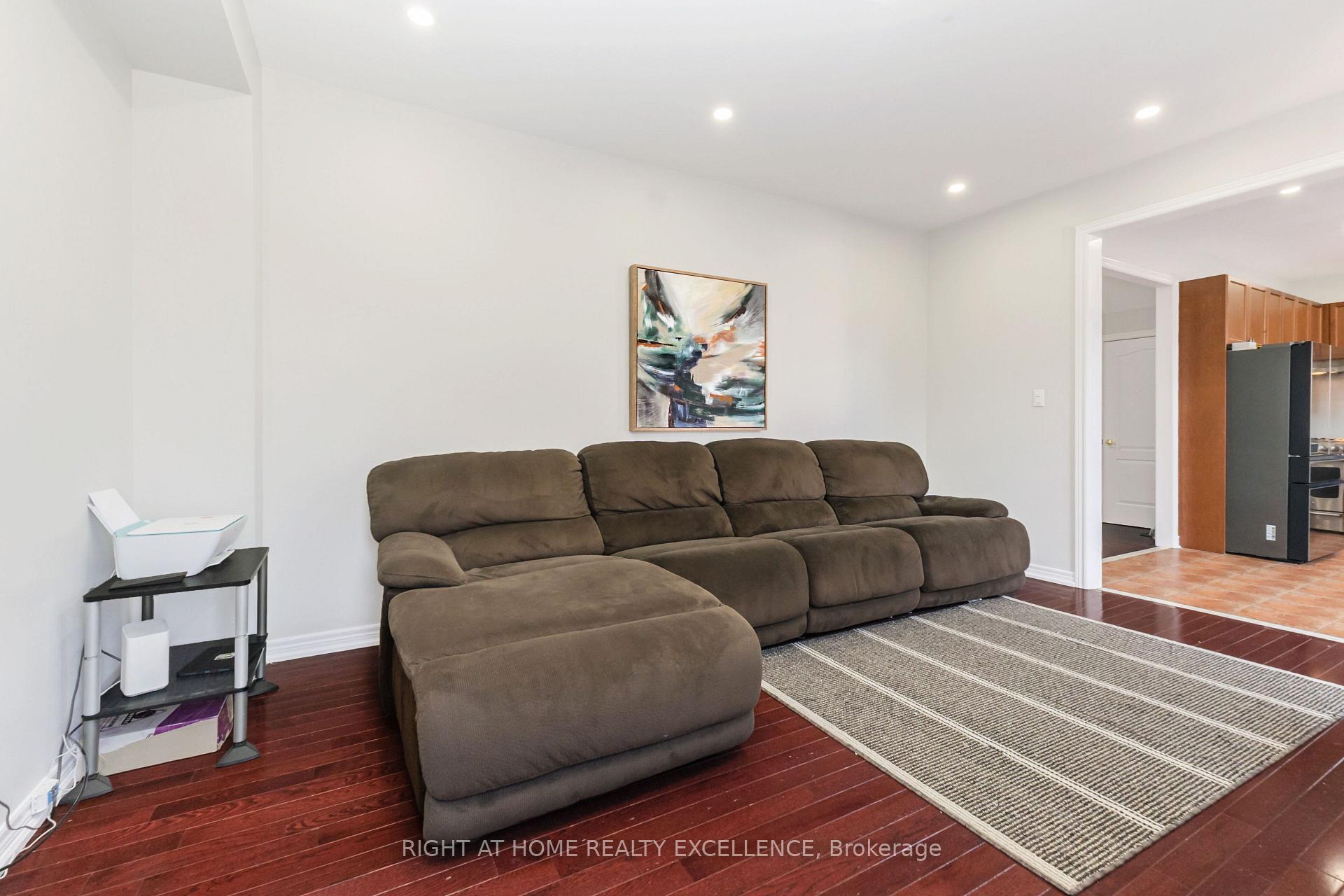 Photo 18 of 17 Keeleview Crescent, Brampton, Sandringham-Wellington — HOMEH