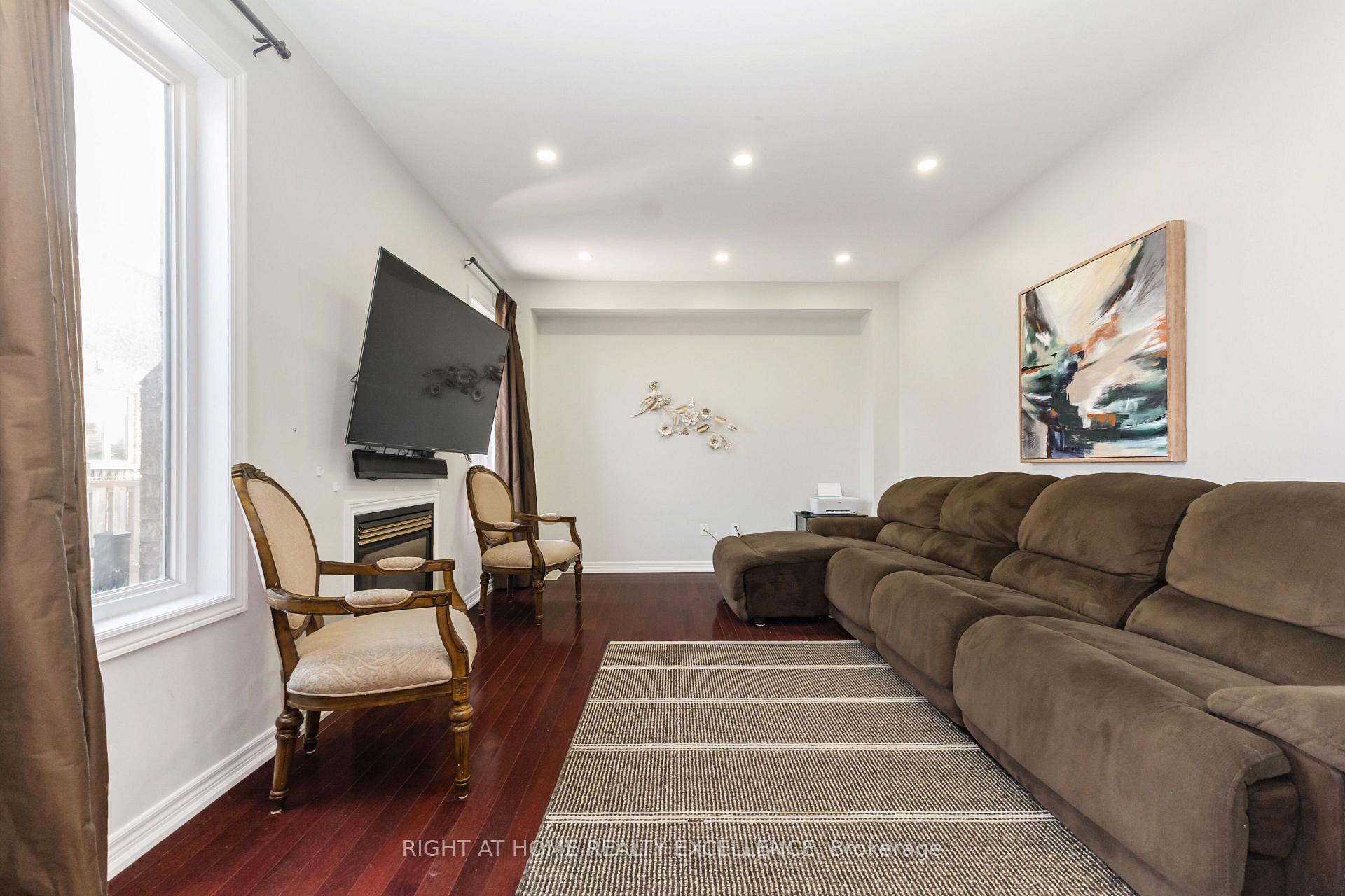 Photo 19 of 17 Keeleview Crescent, Brampton, Sandringham-Wellington — HOMEH