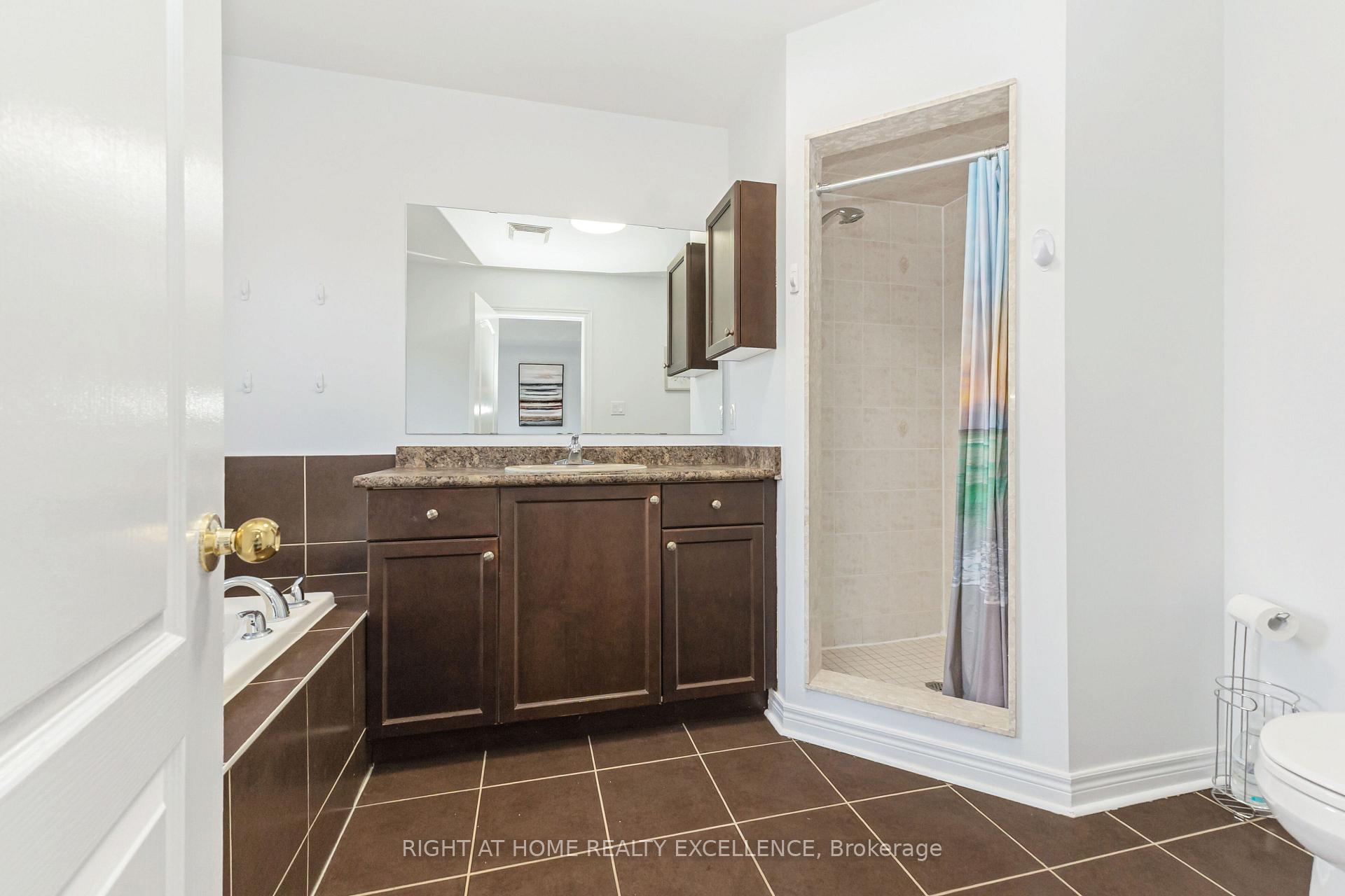 Photo 31 of 17 Keeleview Crescent, Brampton, Sandringham-Wellington — HOMEH