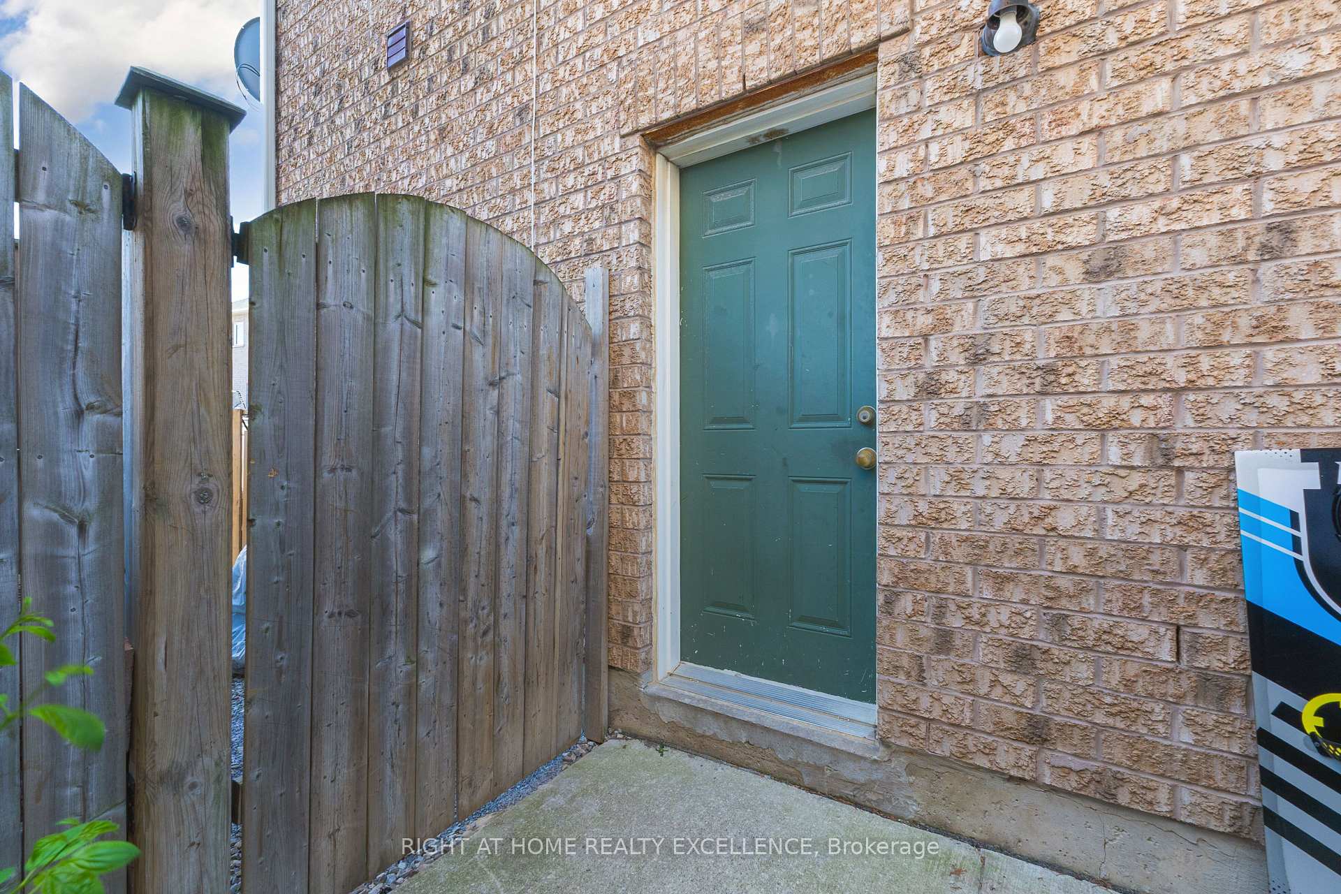 Photo 33 of 17 Keeleview Crescent, Brampton, Sandringham-Wellington — HOMEH