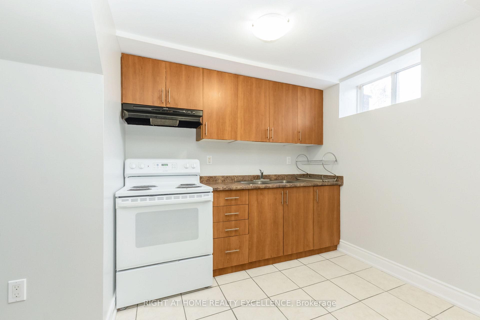 Photo 36 of 17 Keeleview Crescent, Brampton, Sandringham-Wellington — HOMEH