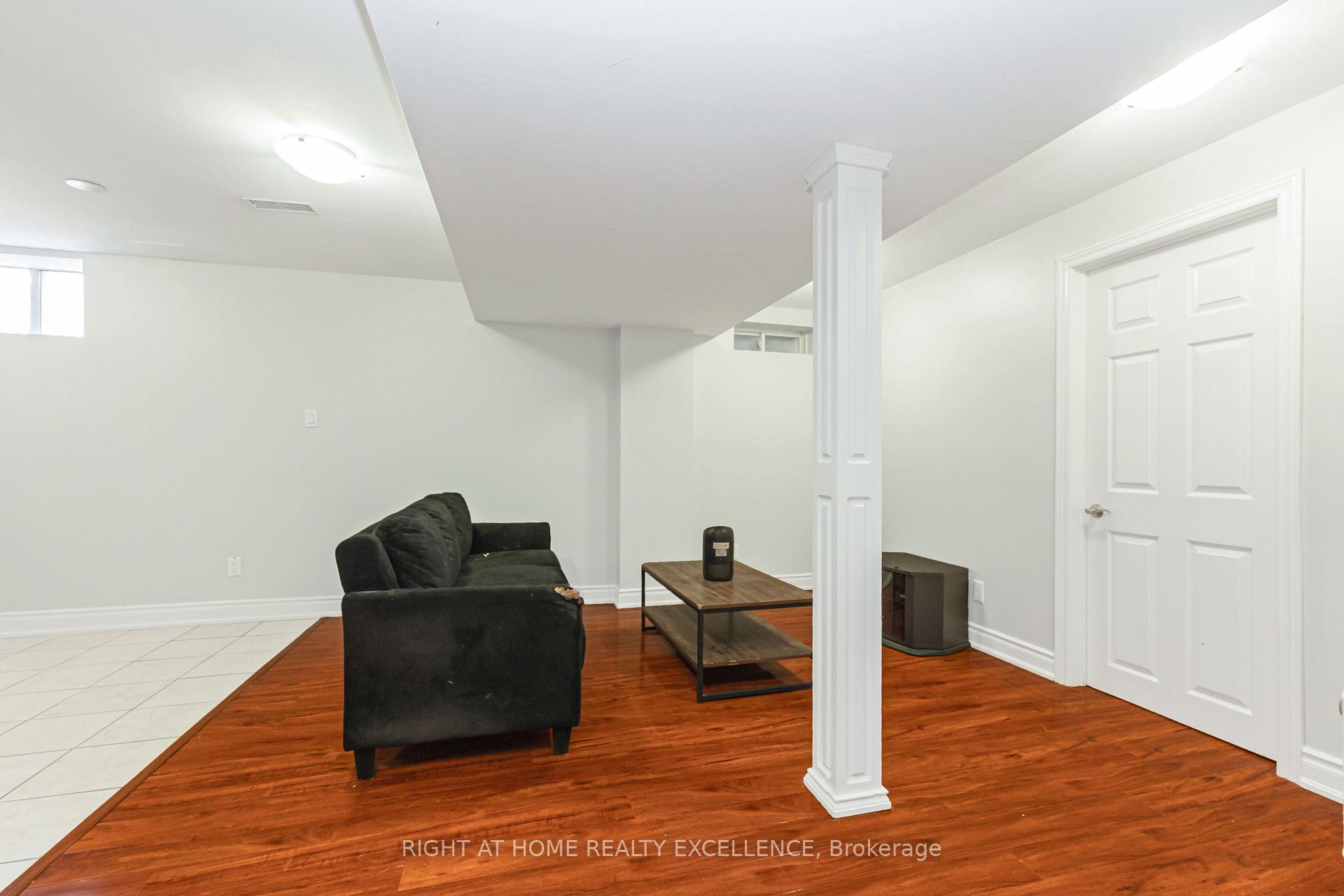 Photo 38 of 17 Keeleview Crescent, Brampton, Sandringham-Wellington — HOMEH