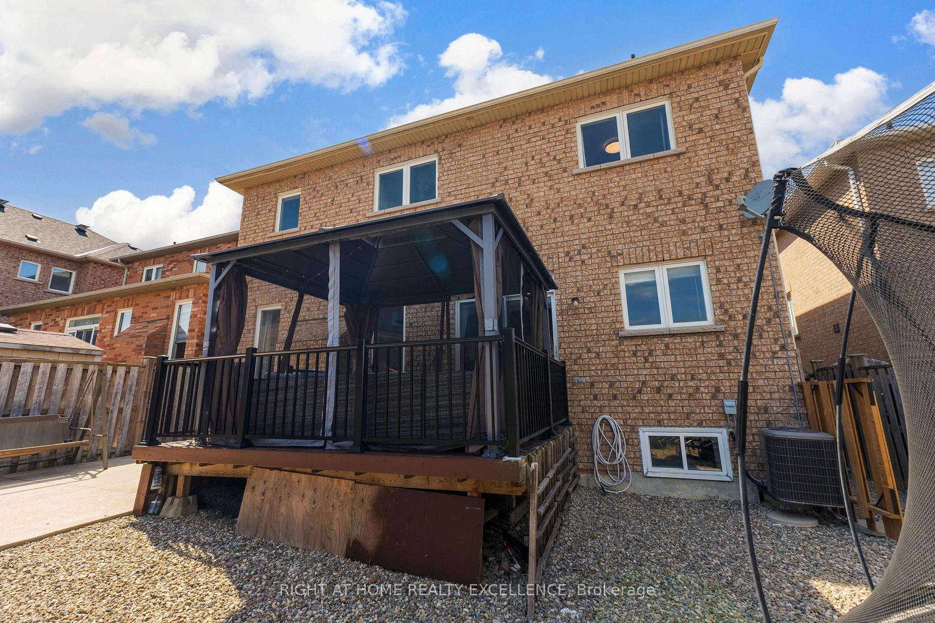 Photo 44 of 17 Keeleview Crescent, Brampton, Sandringham-Wellington — HOMEH