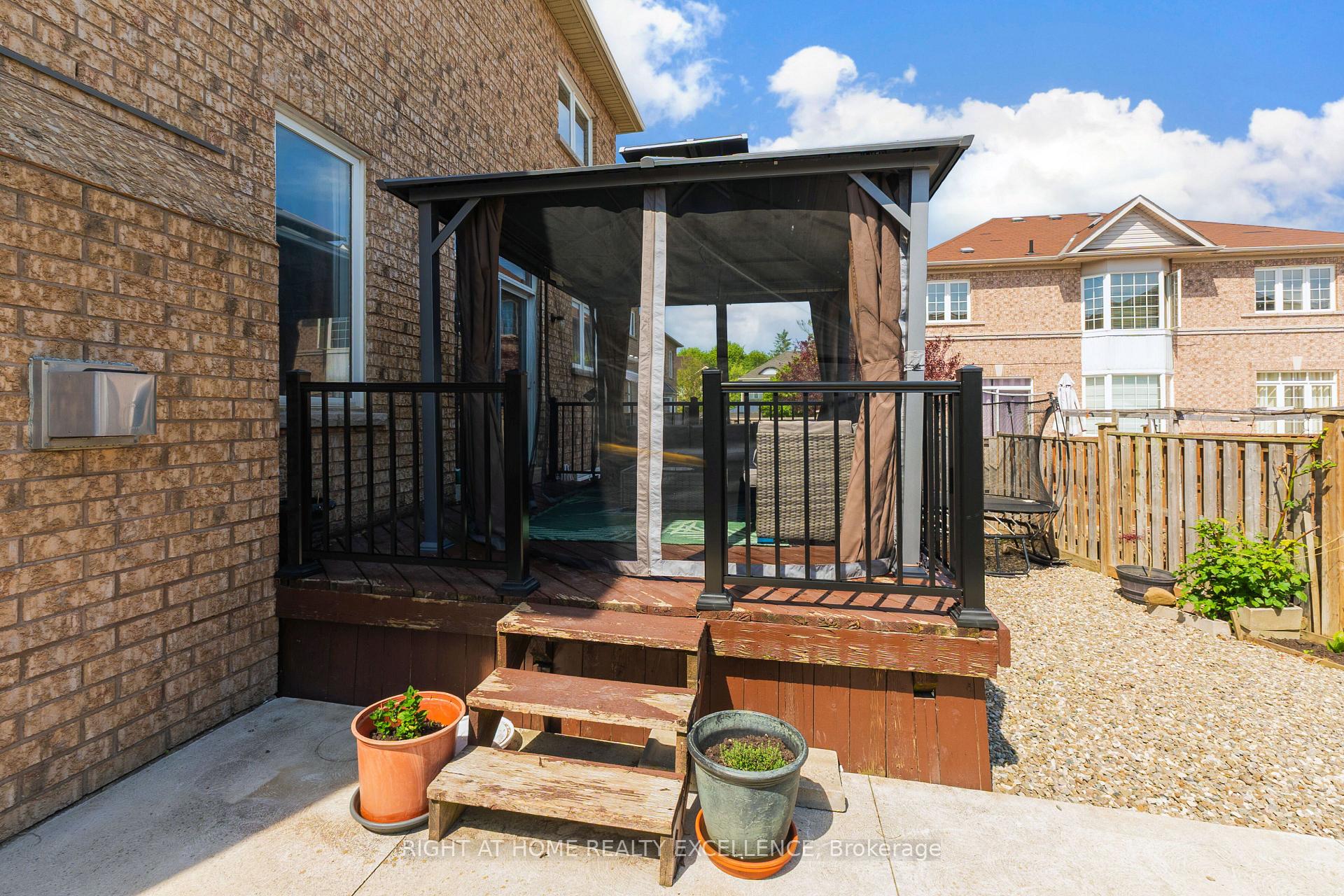 Photo 45 of 17 Keeleview Crescent, Brampton, Sandringham-Wellington — HOMEH