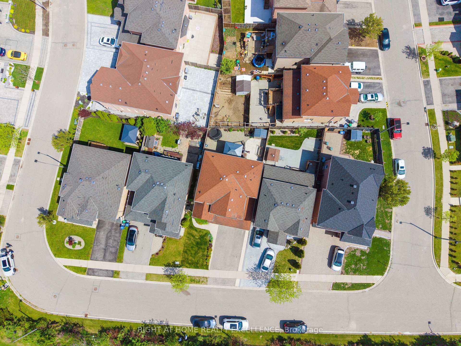 Photo 49 of 17 Keeleview Crescent, Brampton, Sandringham-Wellington — HOMEH