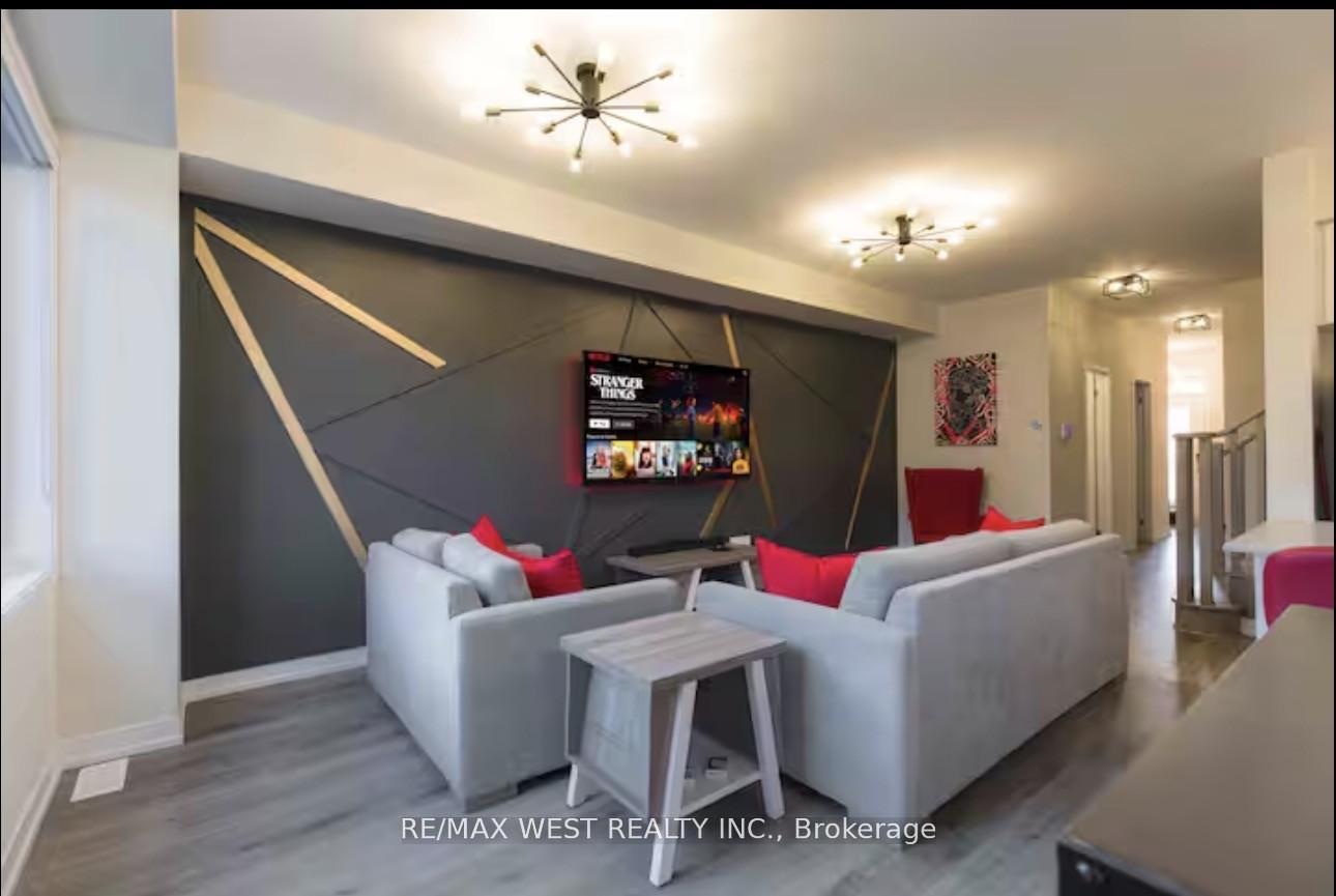 Photo 4 of Unit 4, 7789 Kalar Road N, Niagara Falls, Brown — HOMEH
