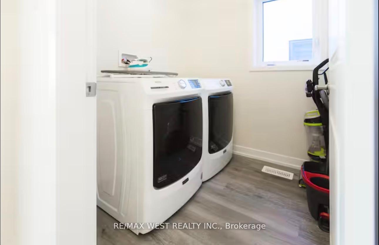 Photo 17 of Unit 4, 7789 Kalar Road N, Niagara Falls, Brown — HOMEH