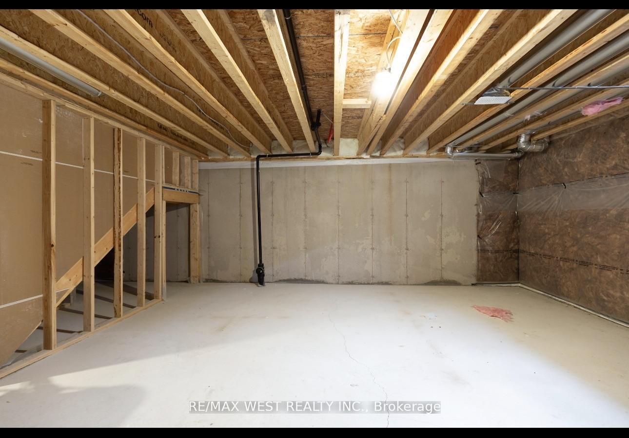 Photo 19 of Unit 4, 7789 Kalar Road N, Niagara Falls, Brown — HOMEH