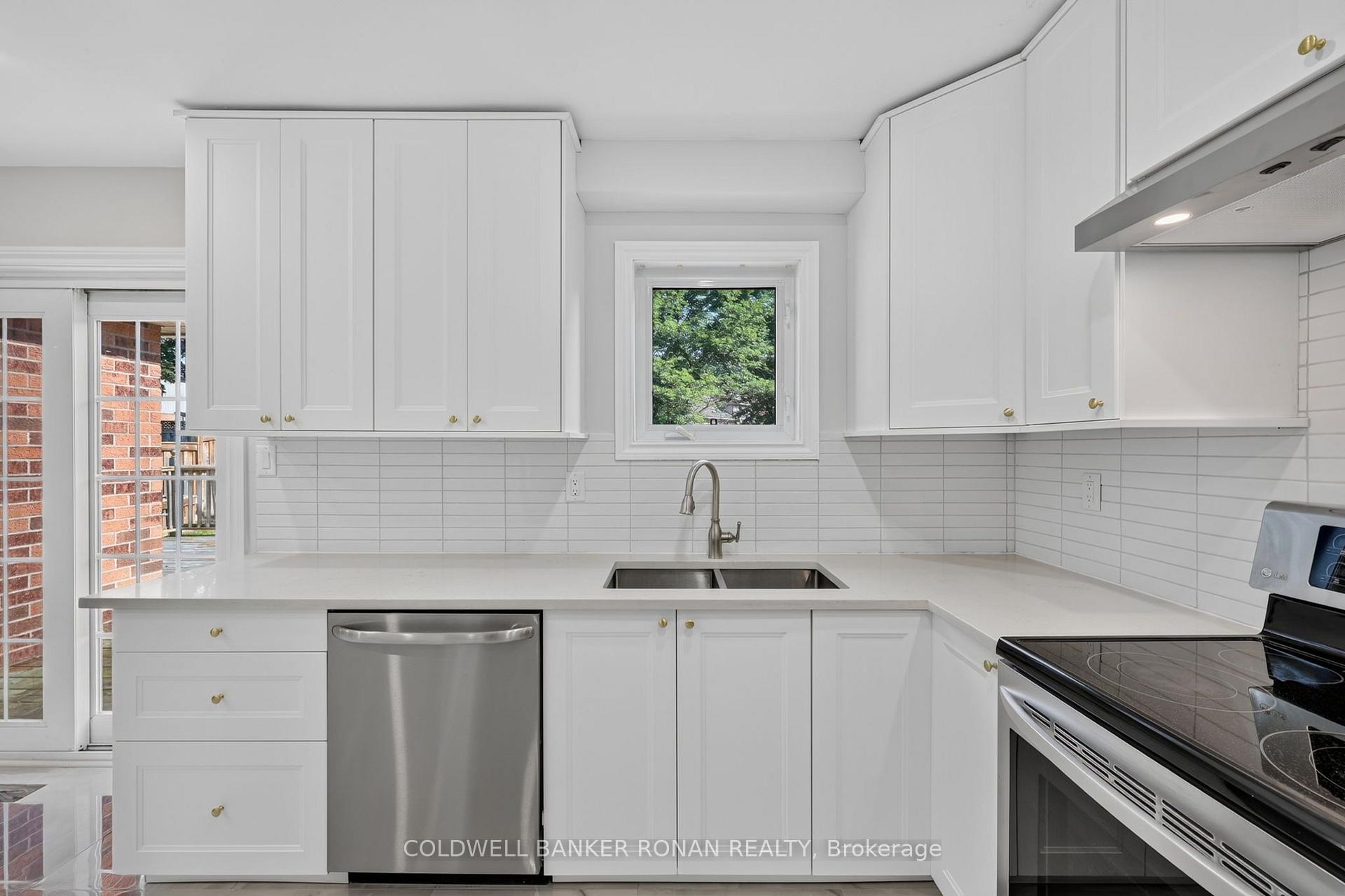 Photo 9 of 8 McCullough Avenue, New Tecumseth, Beeton — HOMEH