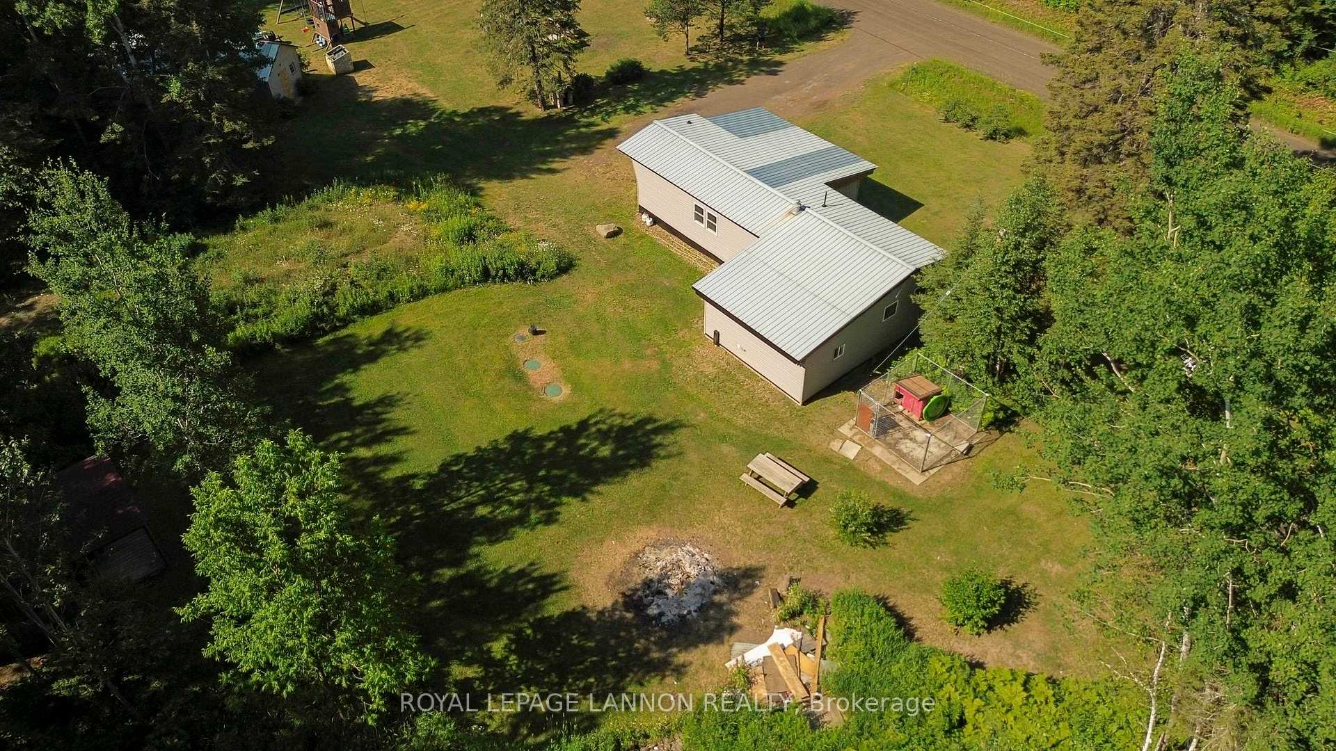 Photo 3 of 20 Union School Road S, Neebing, Scoble — HOMEH