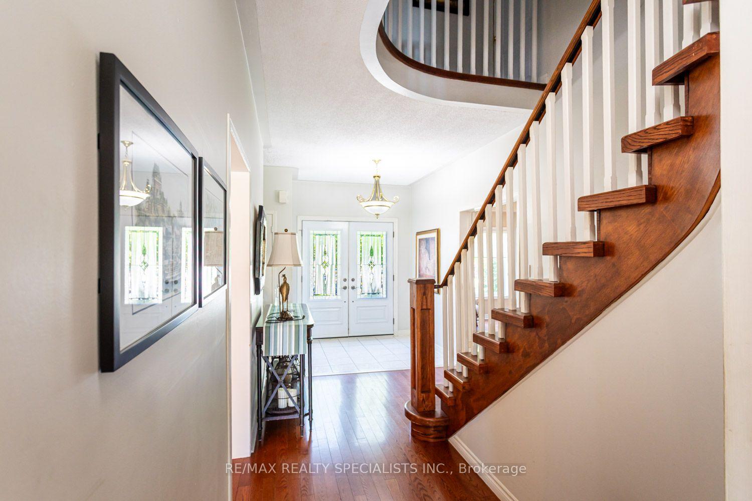 Photo 10 of 10 Split Maple Lane, Halton Hills, Georgetown — HOMEH