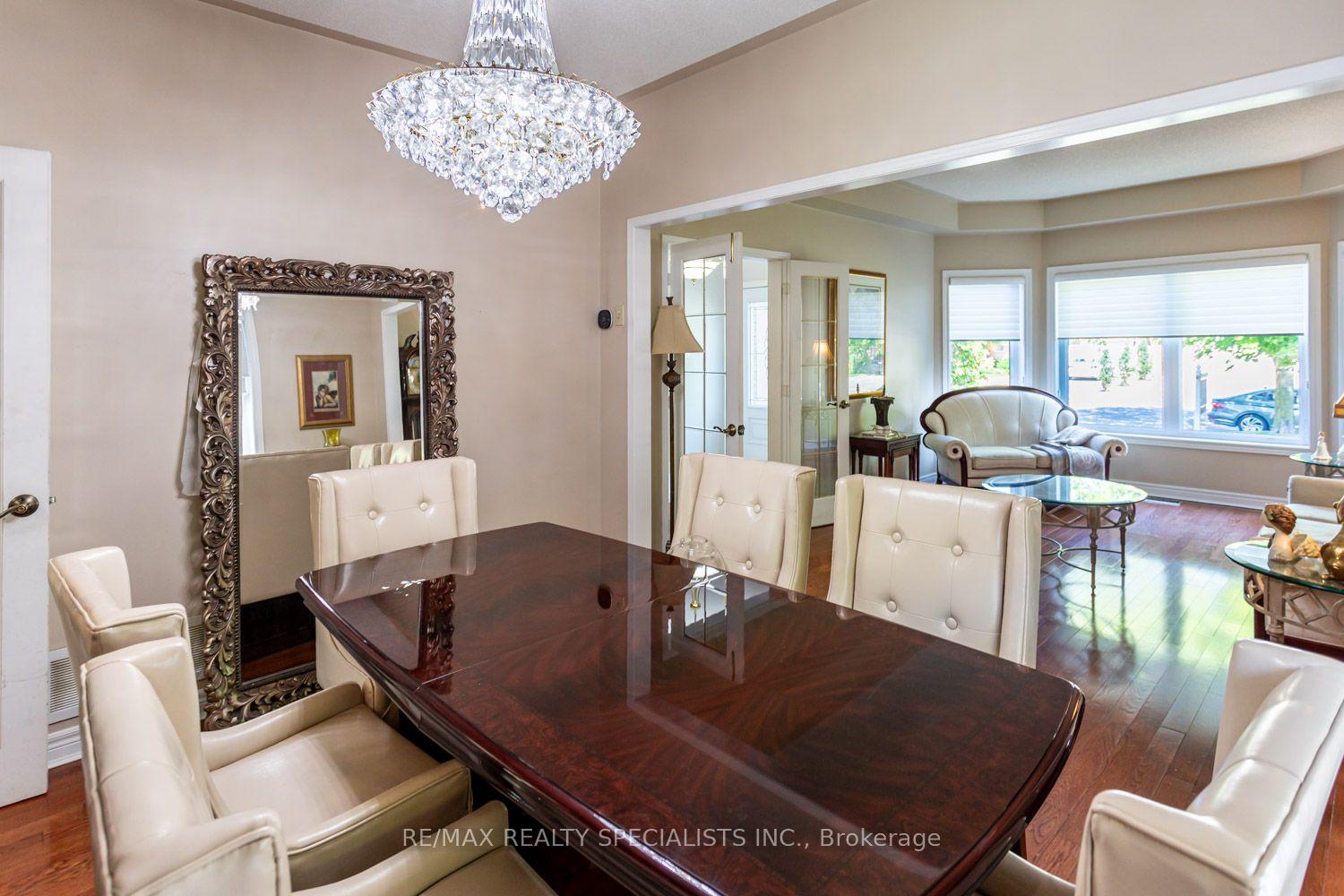 Photo 16 of 10 Split Maple Lane, Halton Hills, Georgetown — HOMEH
