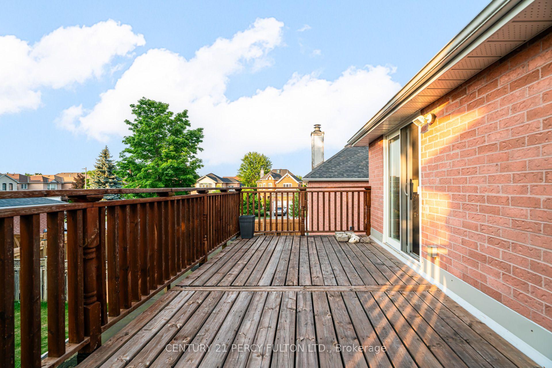 Photo 23 of 696 Lamour Road, Pickering, Amberlea — HOMEH