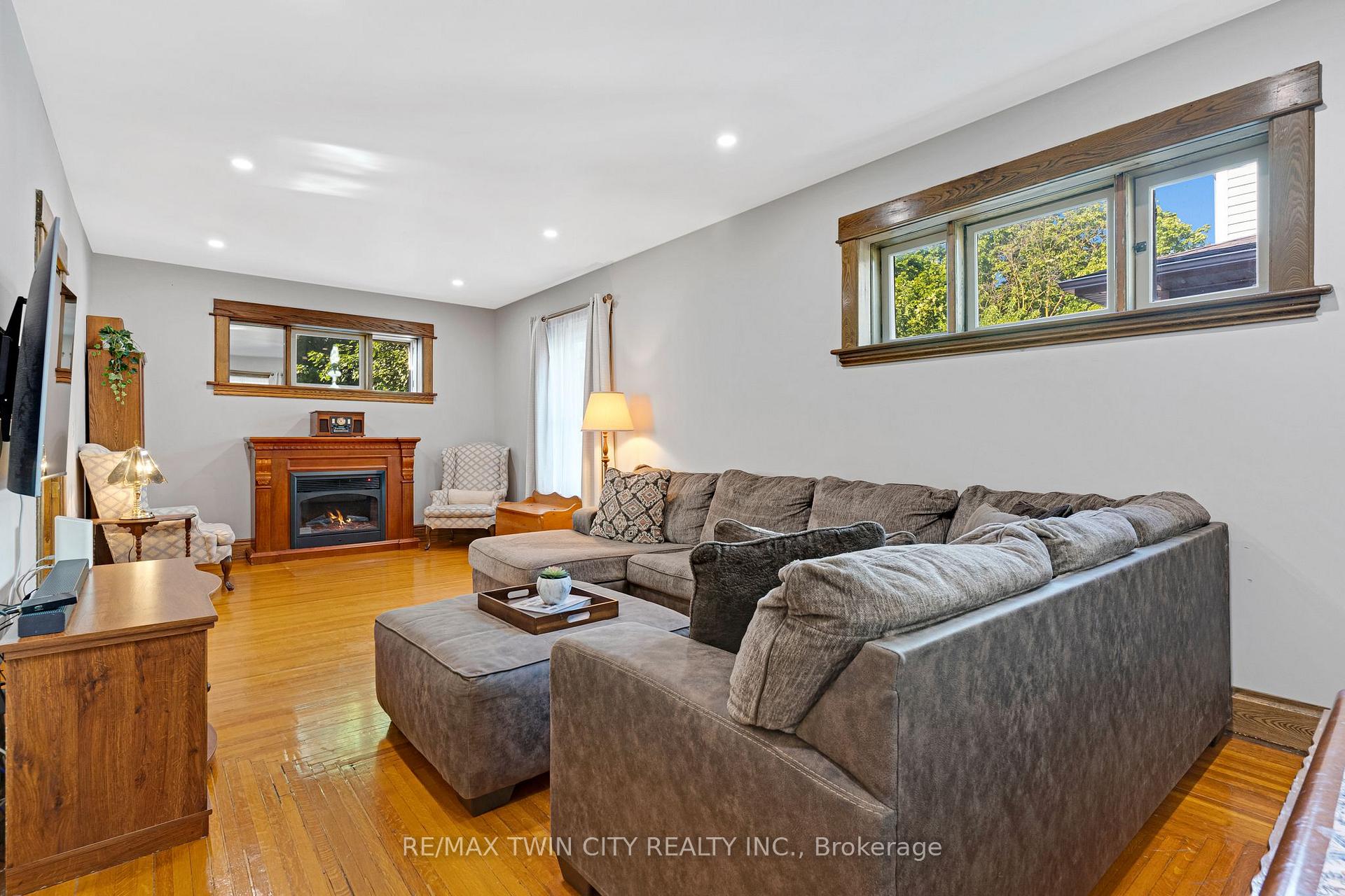 Photo 9 of 630 Lawrence Street, Cambridge, Preston Centre — HOMEH