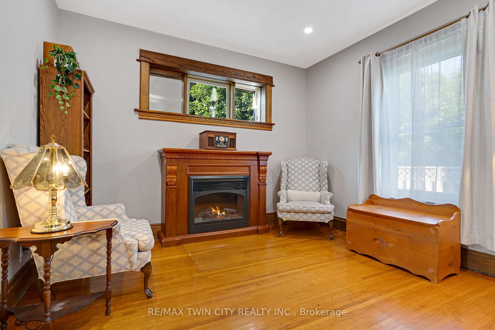 Photo 12 of 630 Lawrence Street, Cambridge, Preston Centre — HOMEH