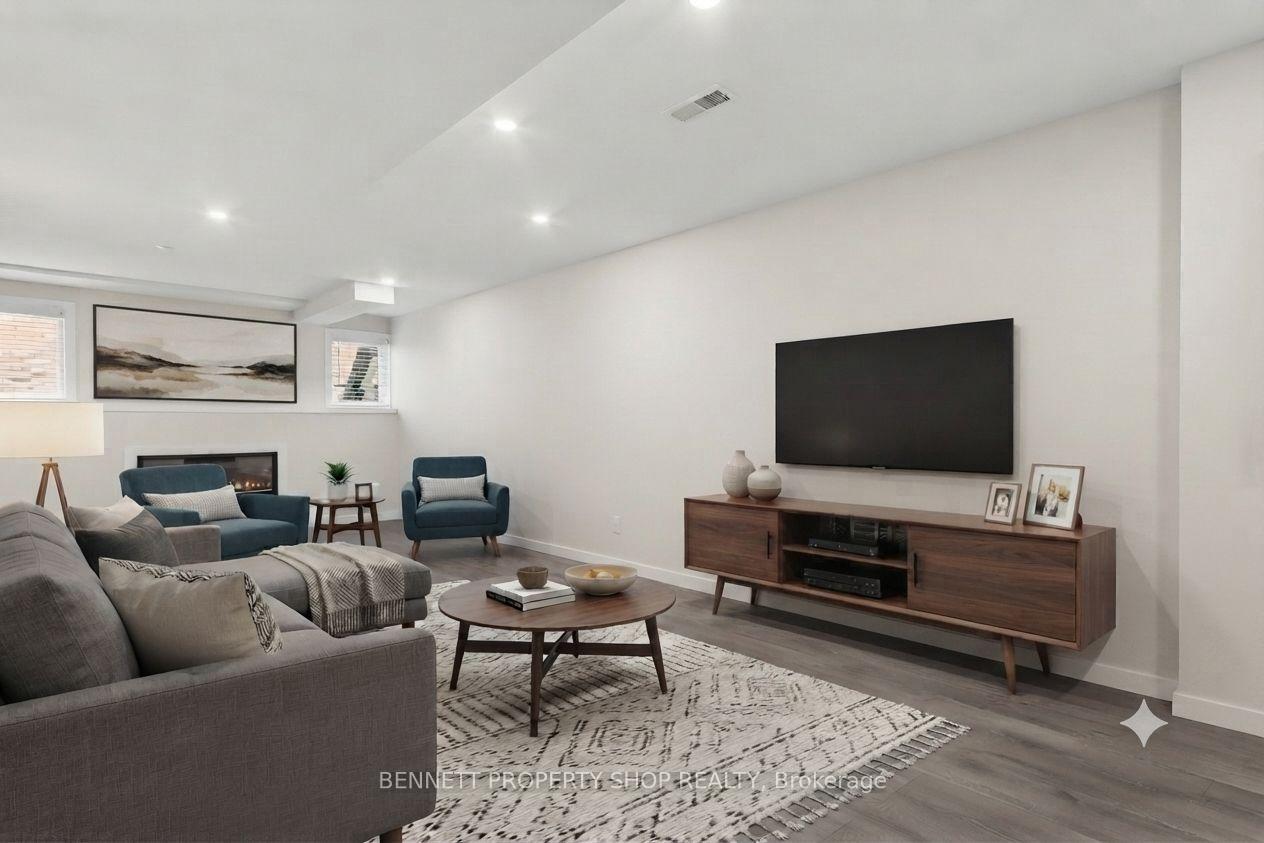 Photo 12 of 159 Conifer Creek Circle, Ottawa, Kanata - Emerald Meadows/Trailwest — HOMEH