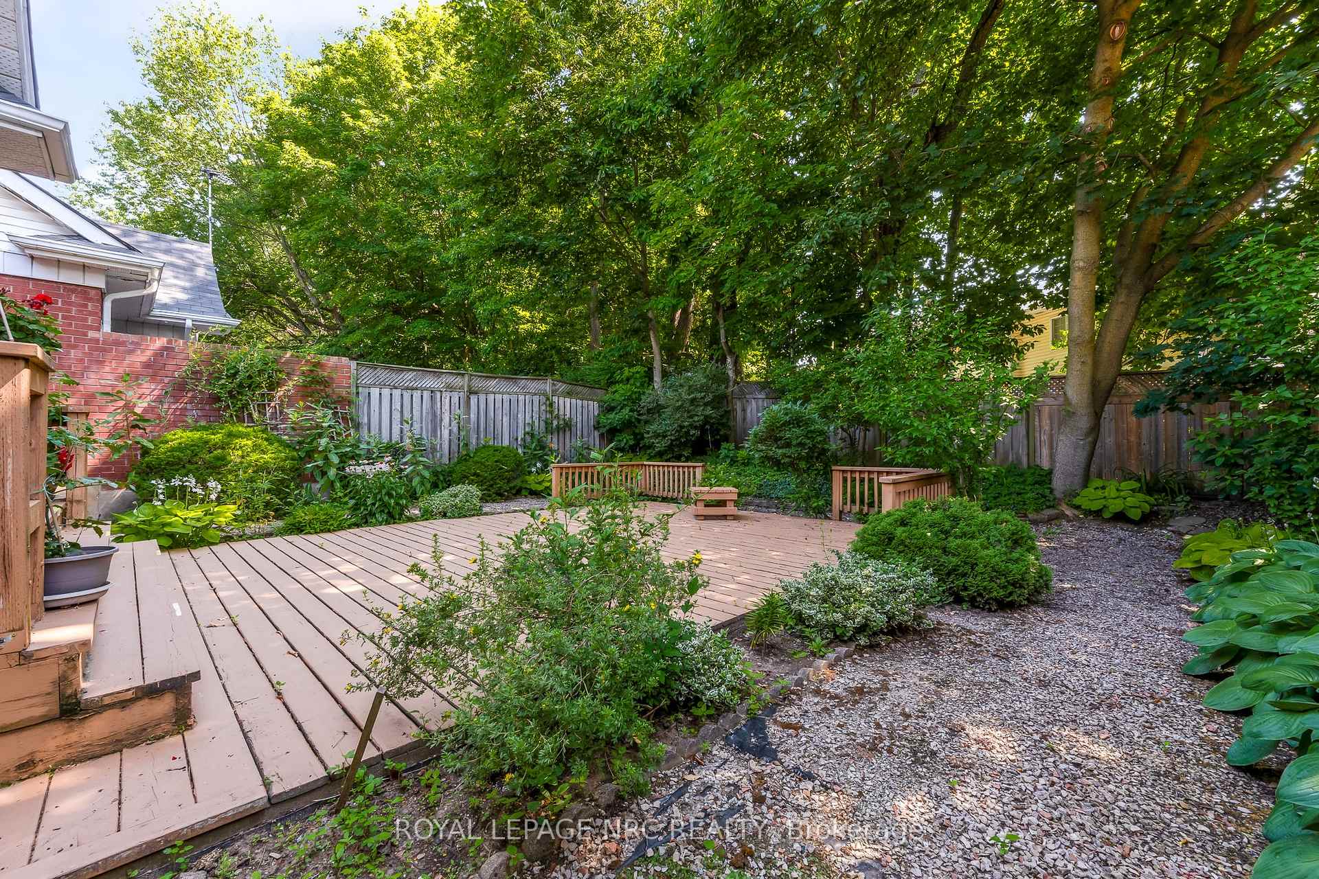 Photo 2 of 25 Milburn Drive, Pelham, Fonthill — HOMEH