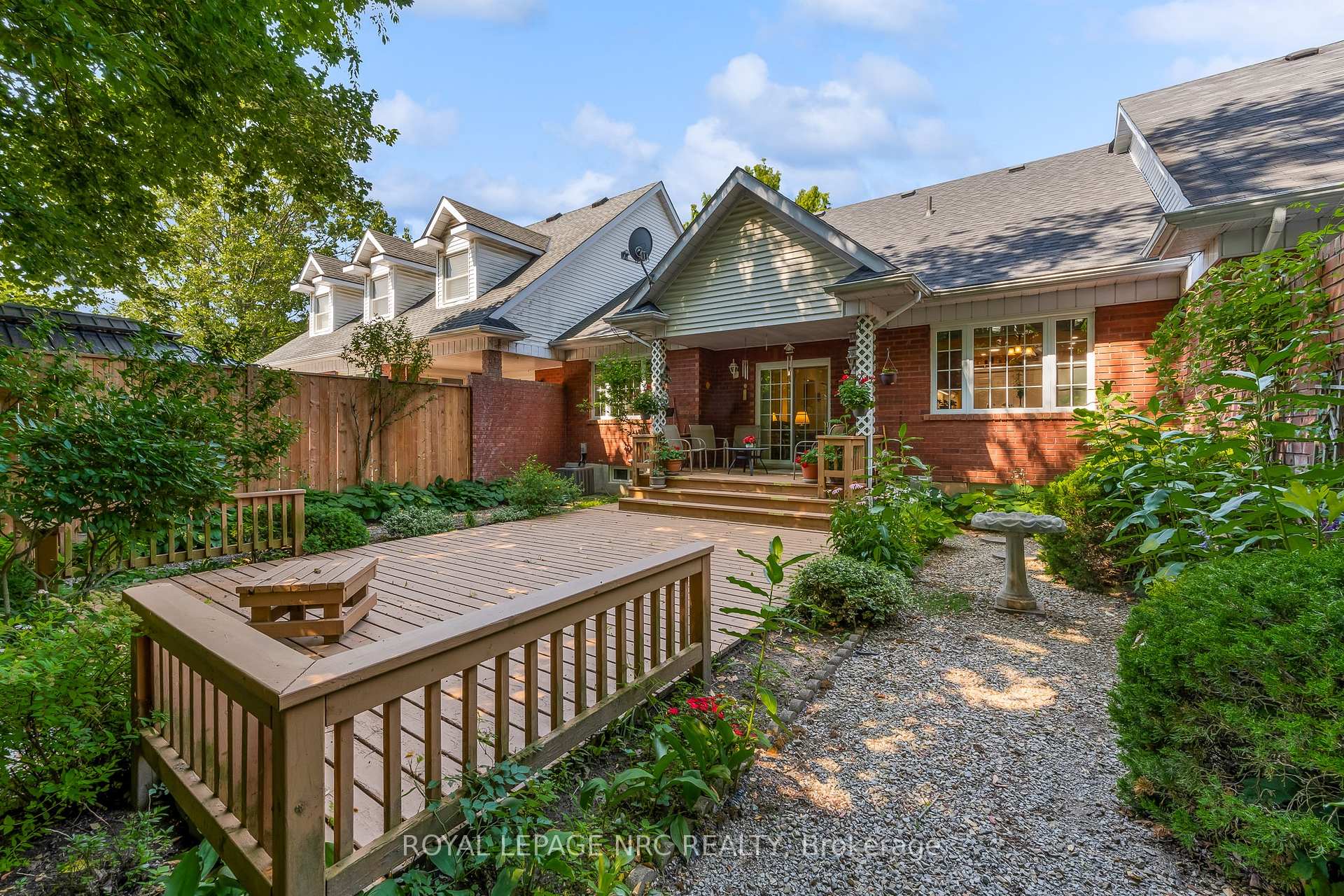 Photo 4 of 25 Milburn Drive, Pelham, Fonthill — HOMEH