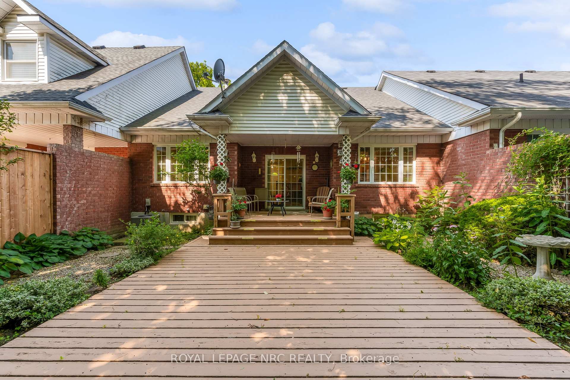 Photo 5 of 25 Milburn Drive, Pelham, Fonthill — HOMEH