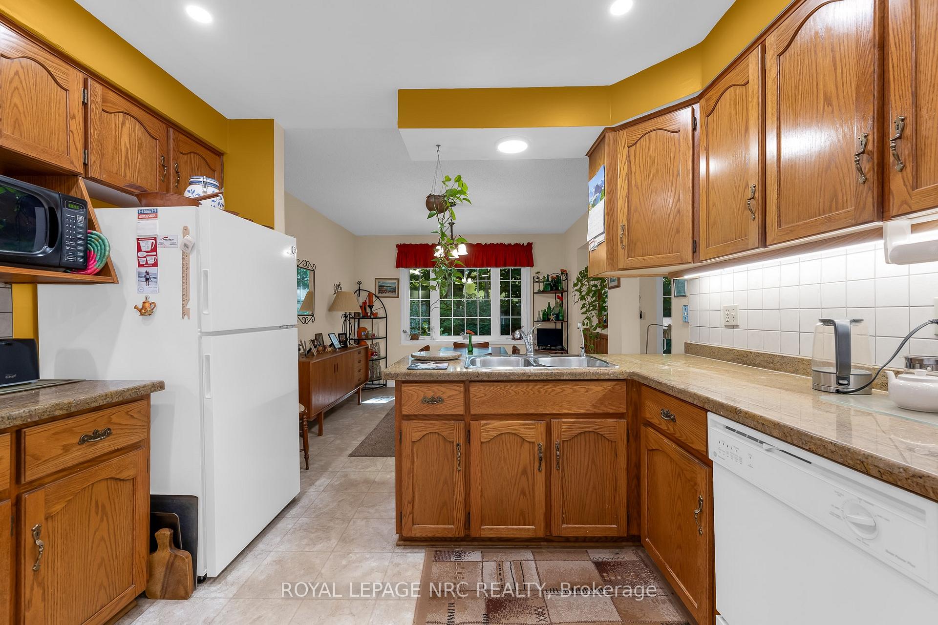 Photo 15 of 25 Milburn Drive, Pelham, Fonthill — HOMEH