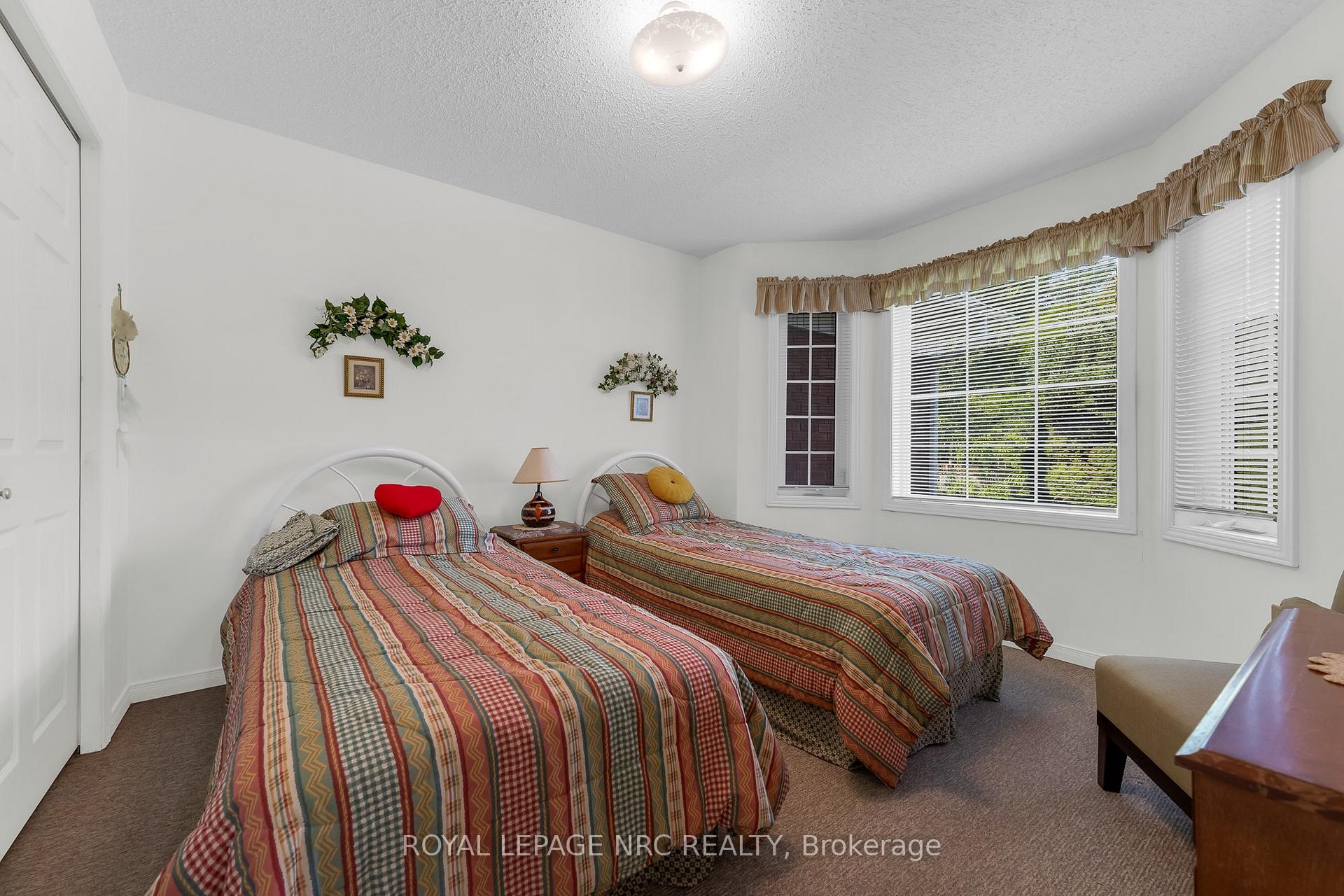 Photo 21 of 25 Milburn Drive, Pelham, Fonthill — HOMEH