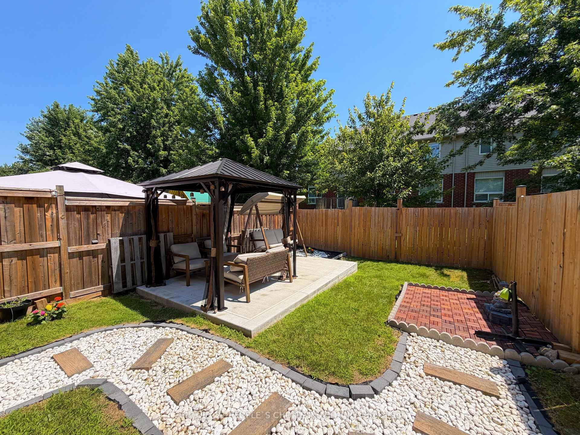 Photo 37 of 504 Doon Drive S, Kitchener, Doon South — HOMEH