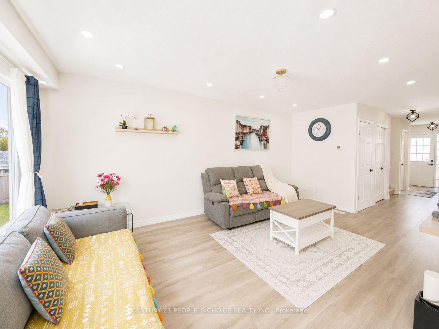 Photo 8 of 504 Doon Drive S, Kitchener, Doon South — HOMEH