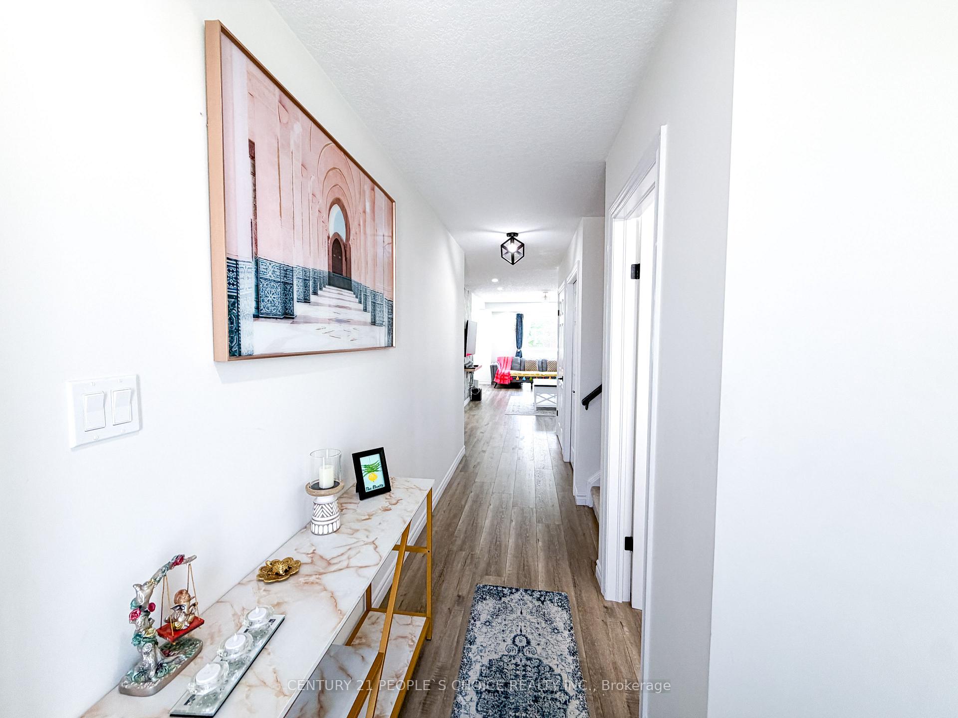 Photo 3 of 504 Doon Drive S, Kitchener, Doon South — HOMEH