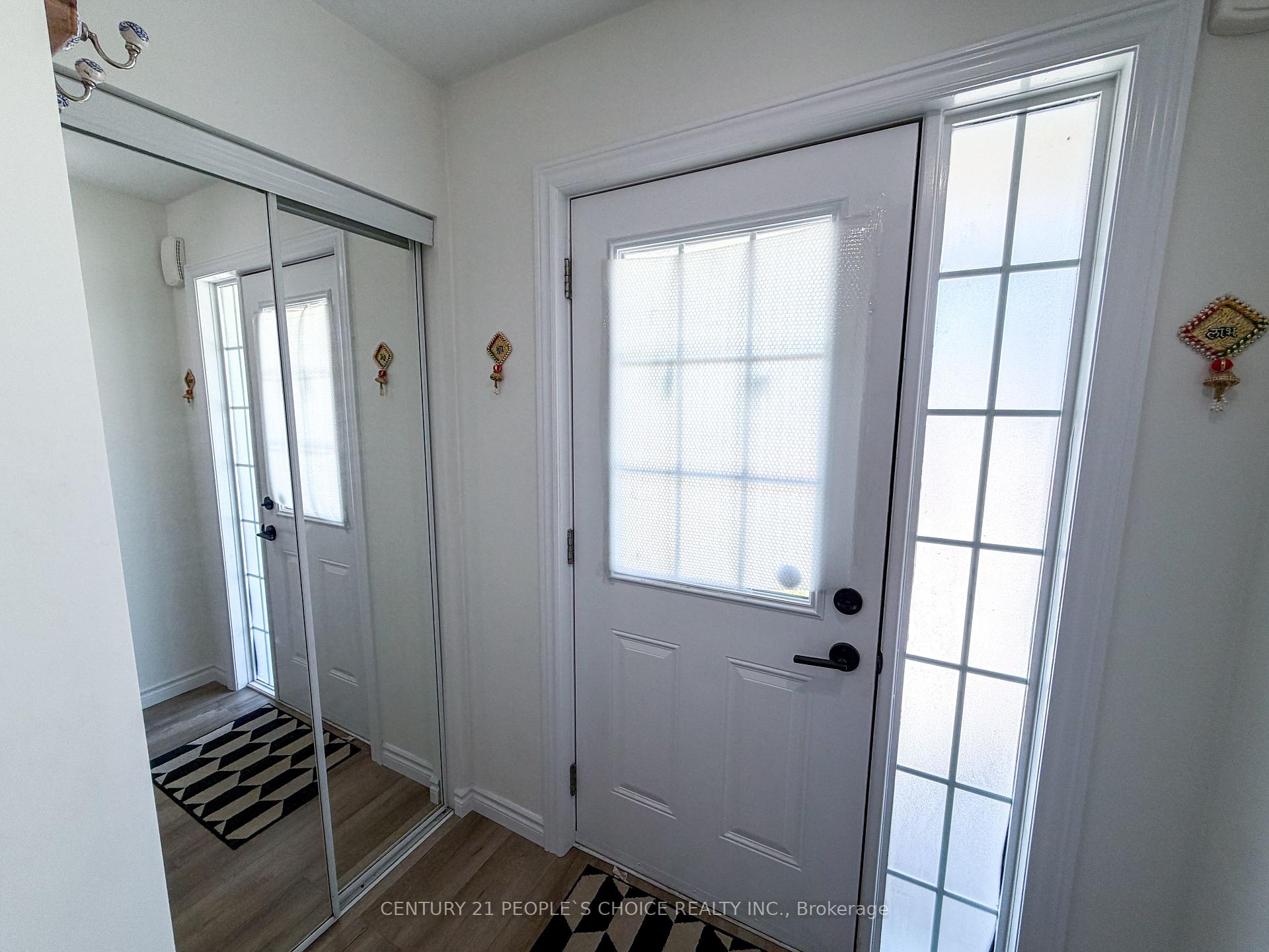 Photo 4 of 504 Doon Drive S, Kitchener, Doon South — HOMEH