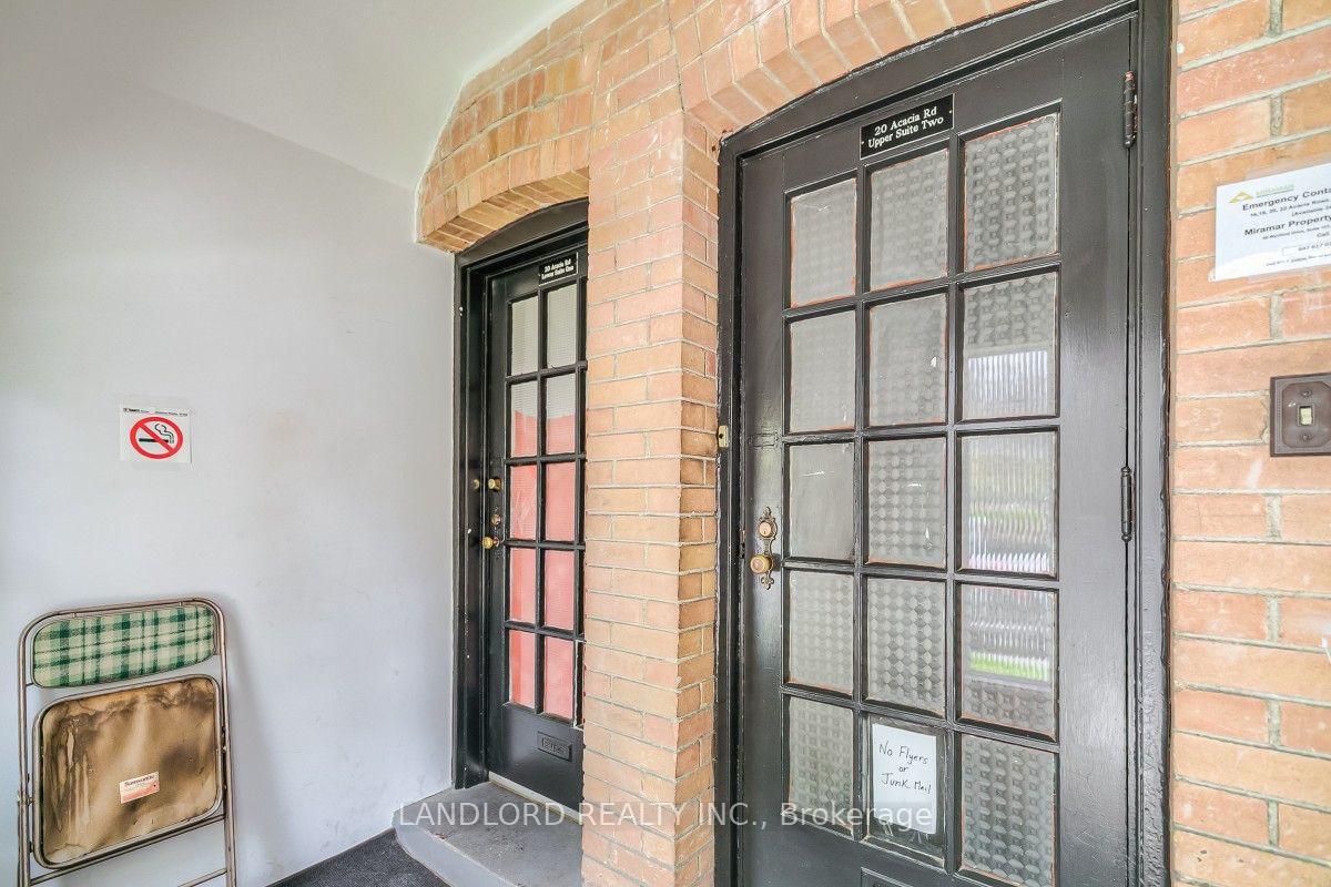 Photo 3 of Unit Upper, 20 Acacia Road, Toronto, Mount Pleasant West — HOMEH