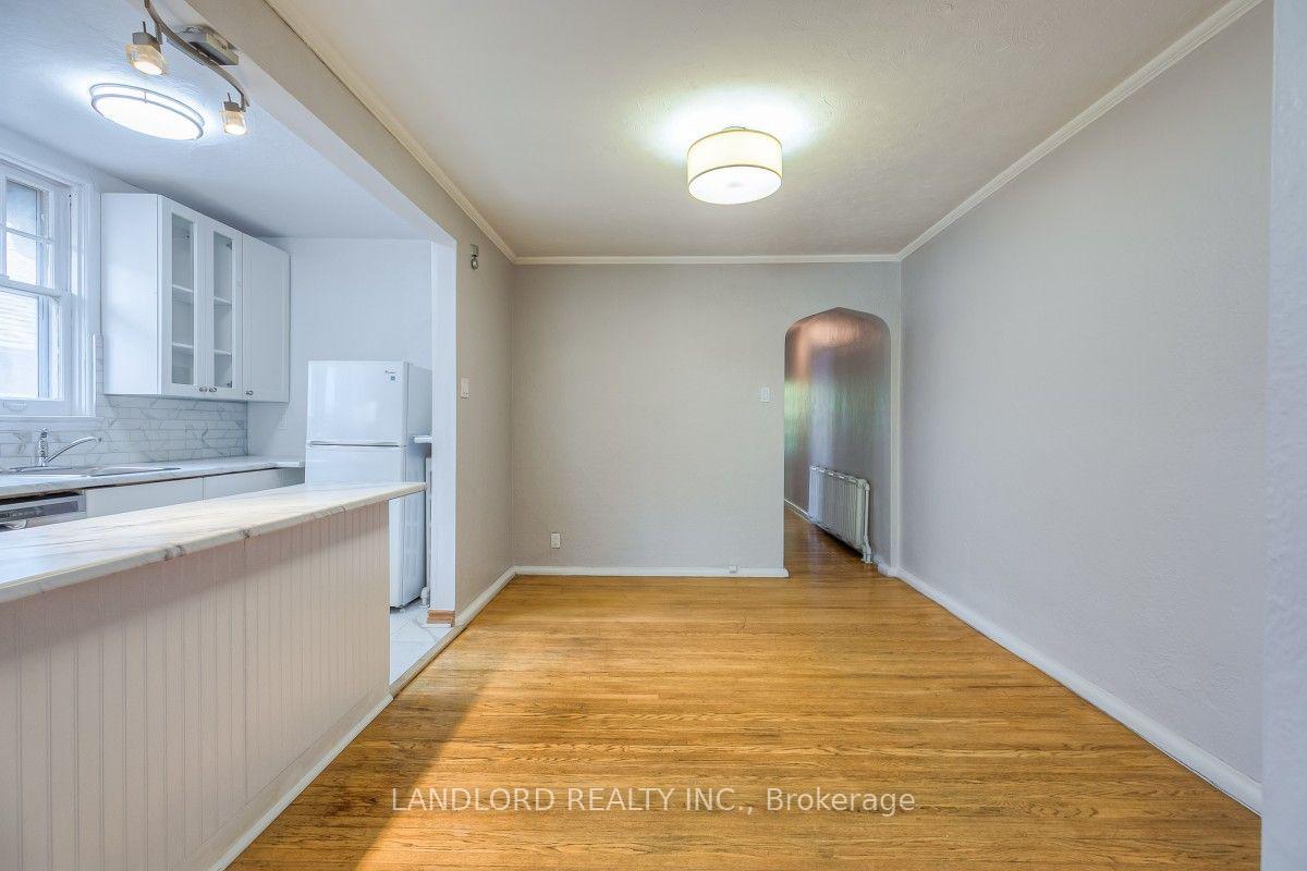 Photo 7 of Unit Upper, 20 Acacia Road, Toronto, Mount Pleasant West — HOMEH