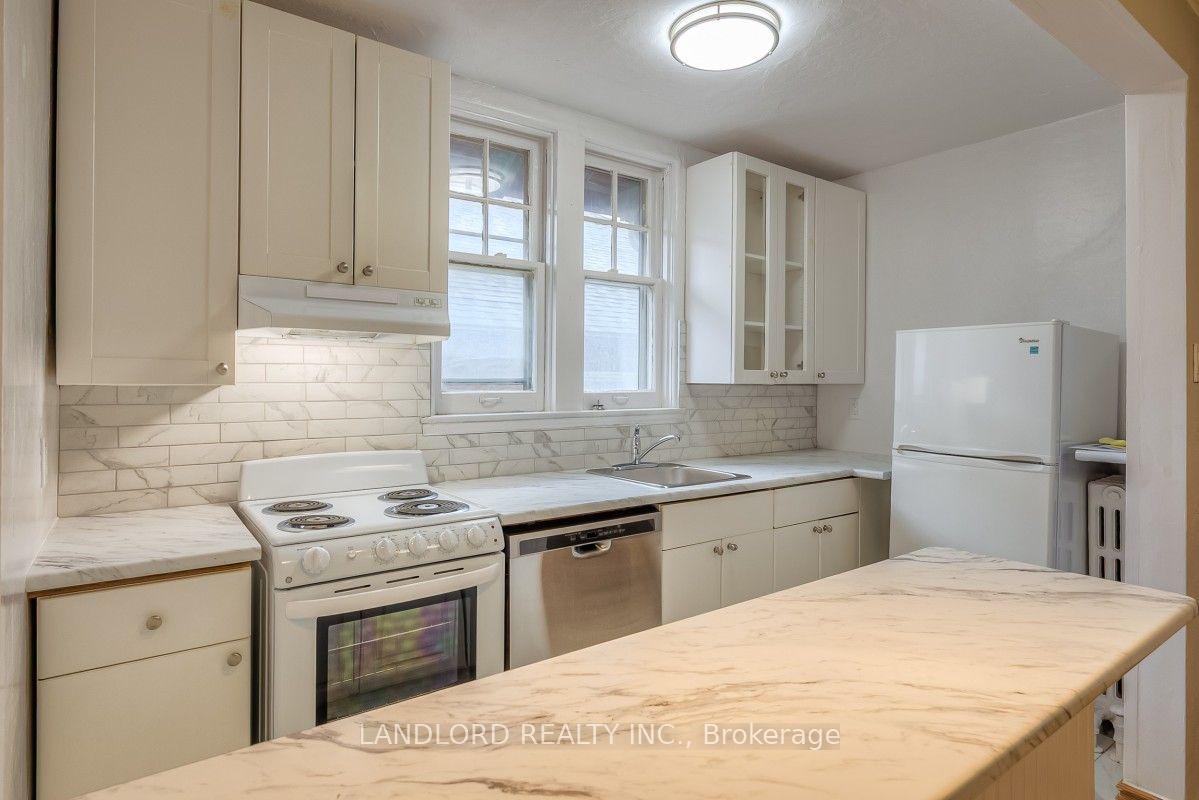 Photo 10 of Unit Upper, 20 Acacia Road, Toronto, Mount Pleasant West — HOMEH